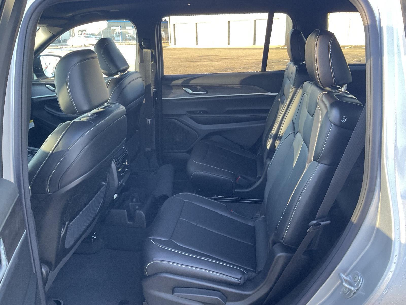 New 2025 Jeep Grand Cherokee L for sale in Grand Island NE