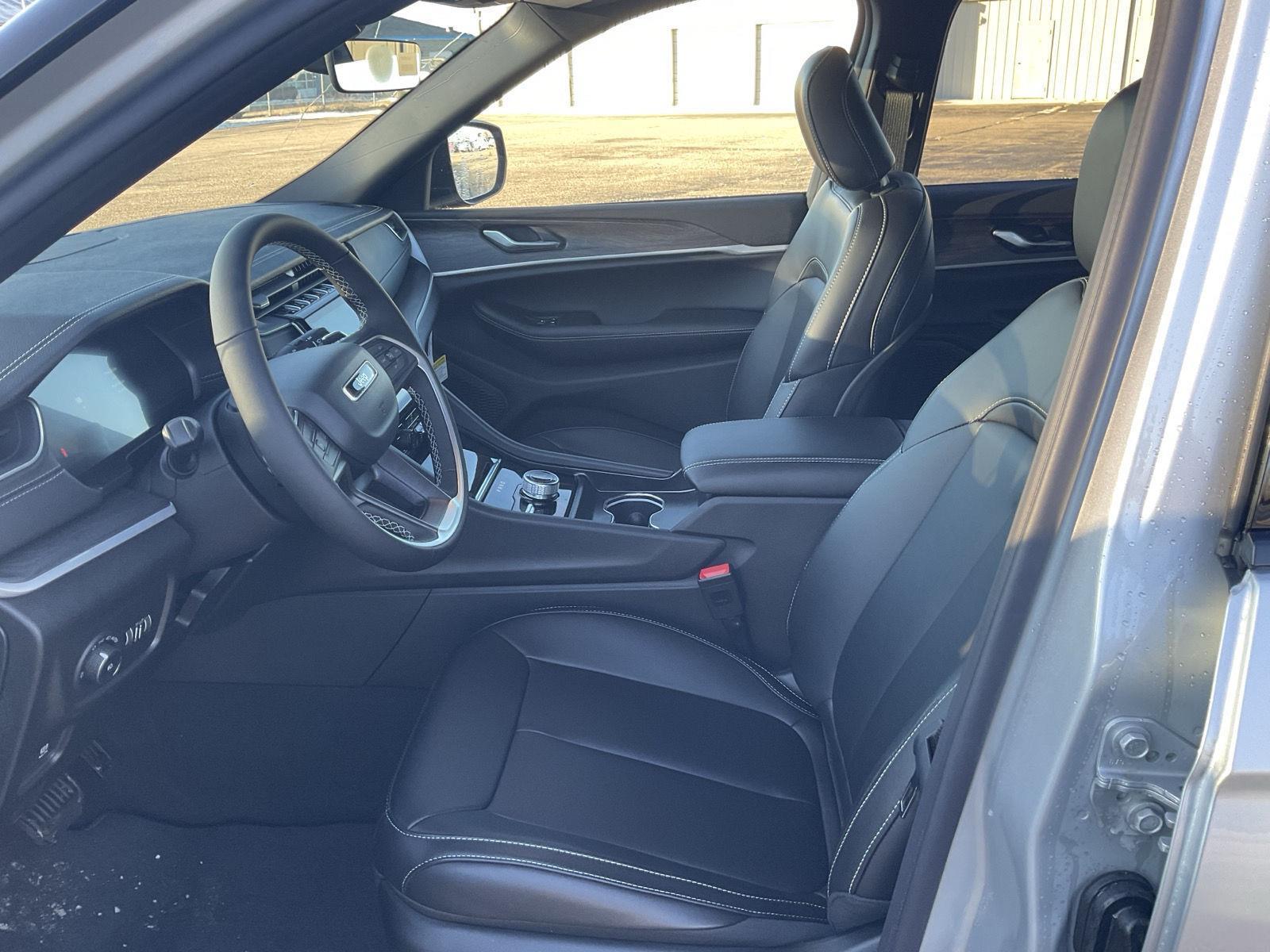 New 2025 Jeep Grand Cherokee L for sale in Grand Island NE