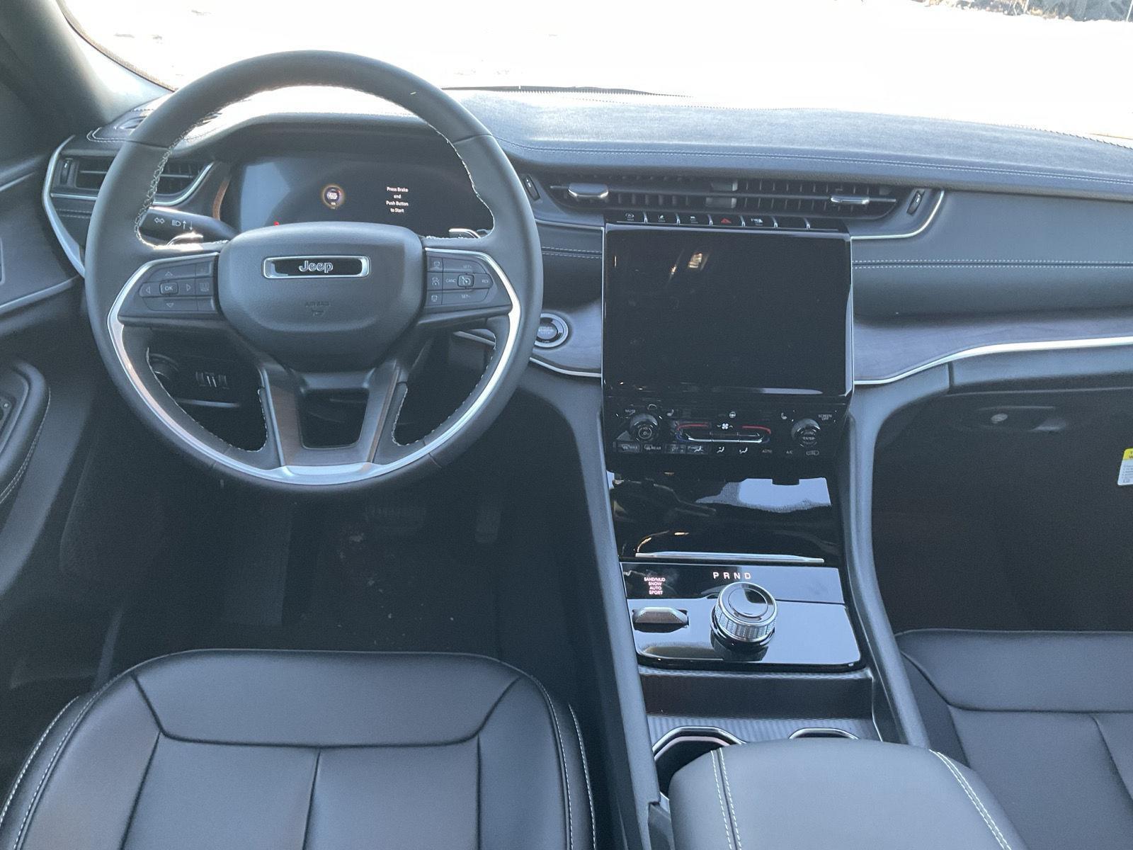 New 2025 Jeep Grand Cherokee L for sale in Grand Island NE