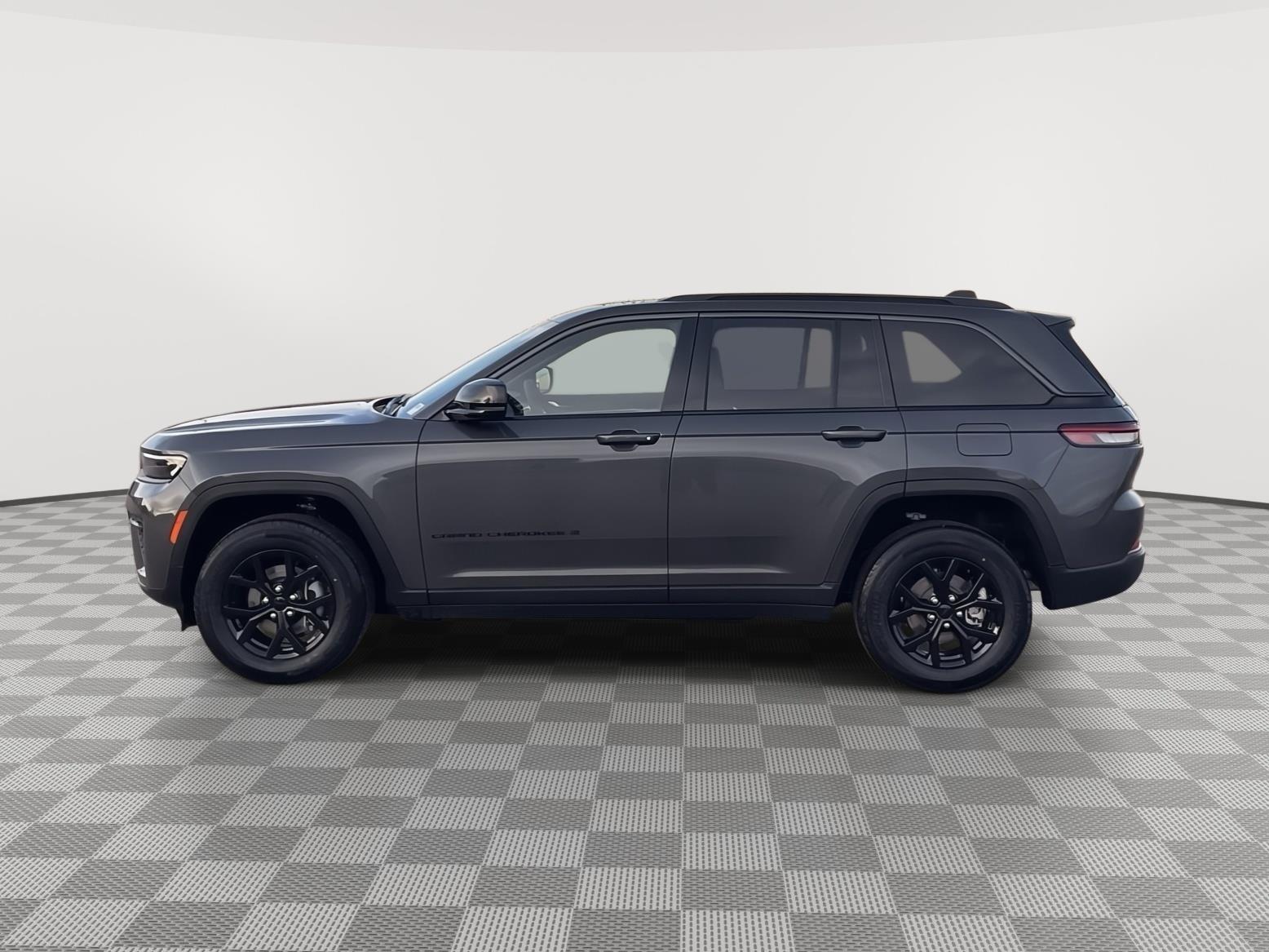 New 2026 Jeep Grand Cherokee for sale in Grand Island NE
