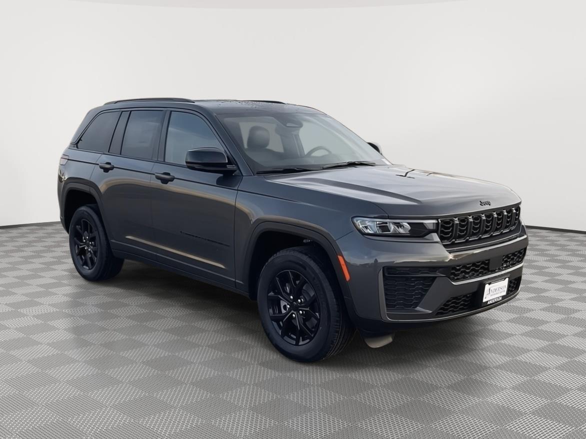 New 2026 Jeep Grand Cherokee for sale in Grand Island NE