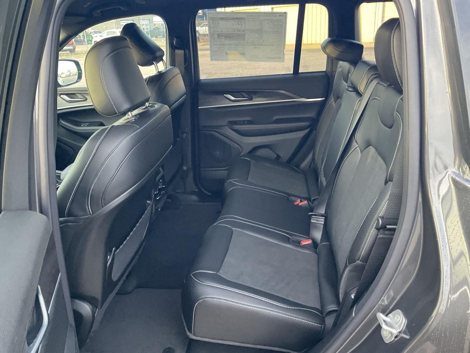 New 2026 Jeep Grand Cherokee for sale in Grand Island NE