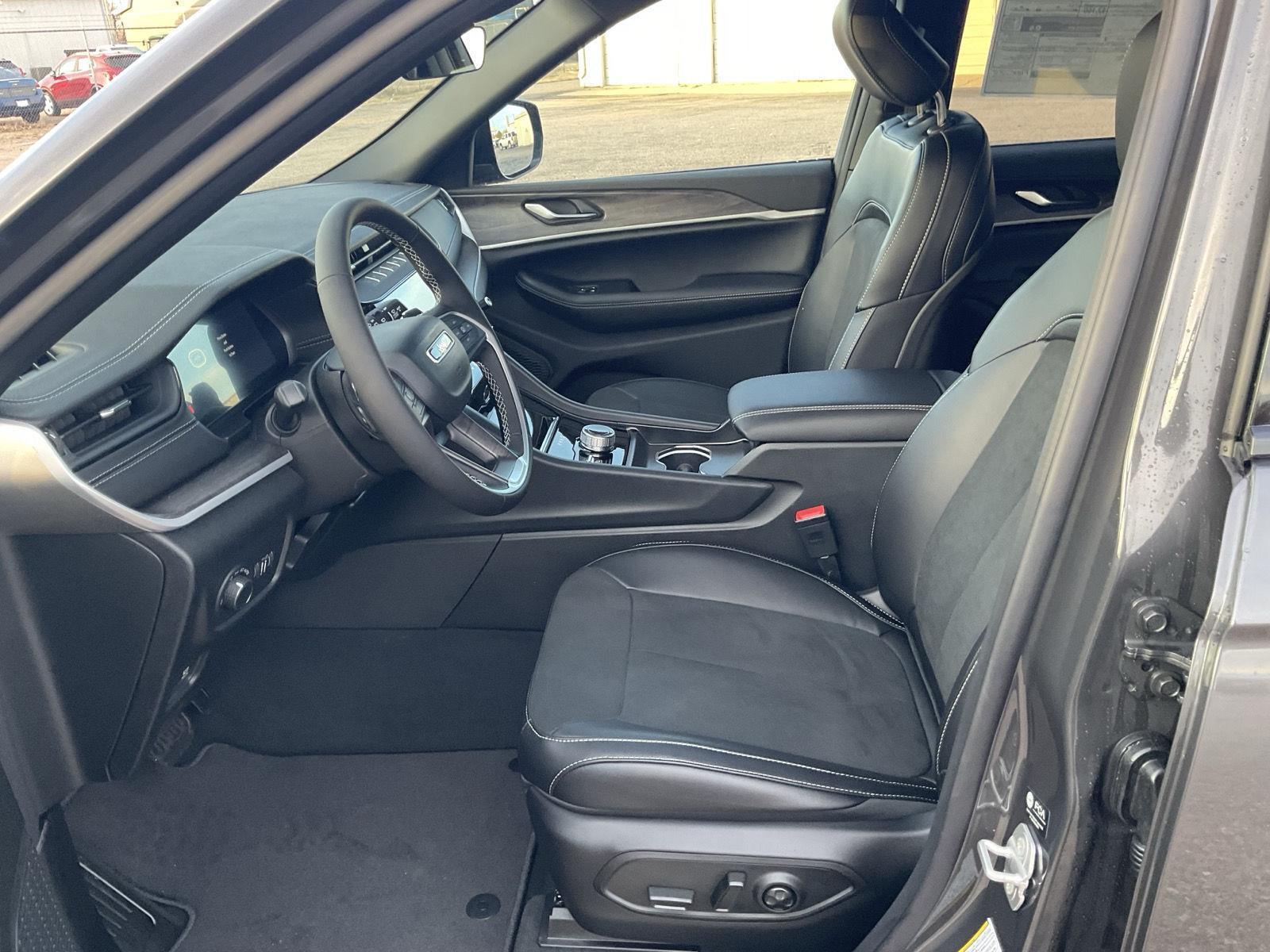 New 2026 Jeep Grand Cherokee for sale in Grand Island NE