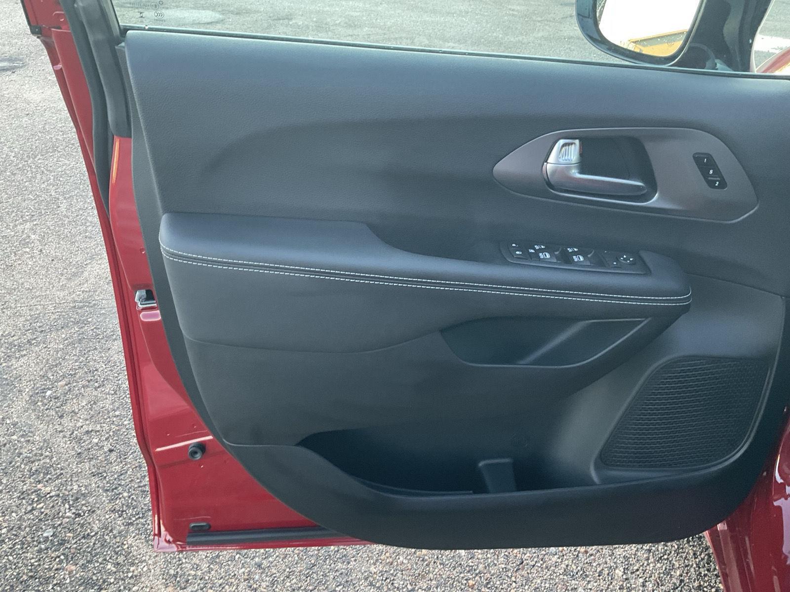 New 2026 Chrysler Pacifica for sale in Grand Island NE