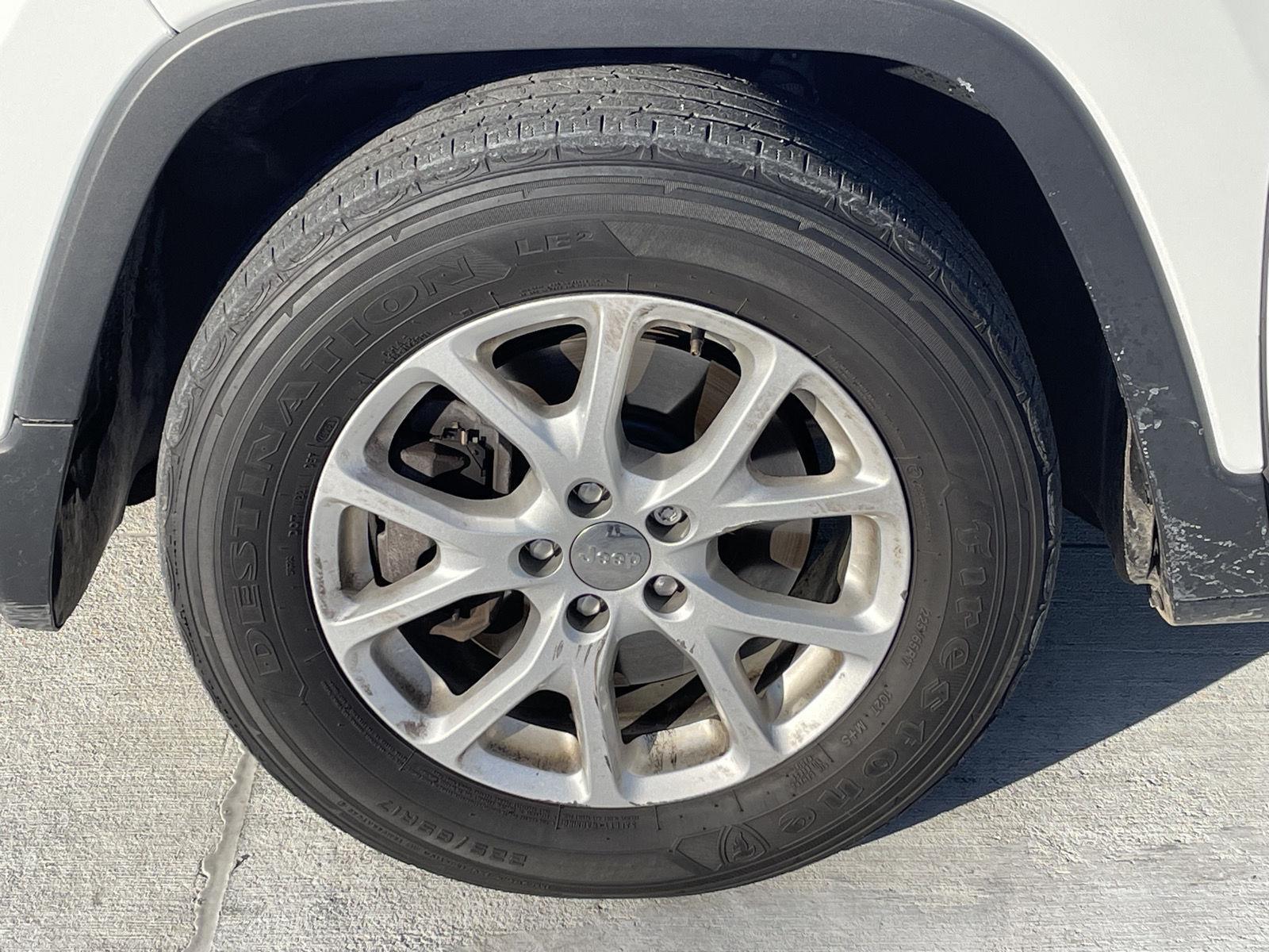 Pre-Owned 2015 Jeep Cherokee for sale in Grand Island NE