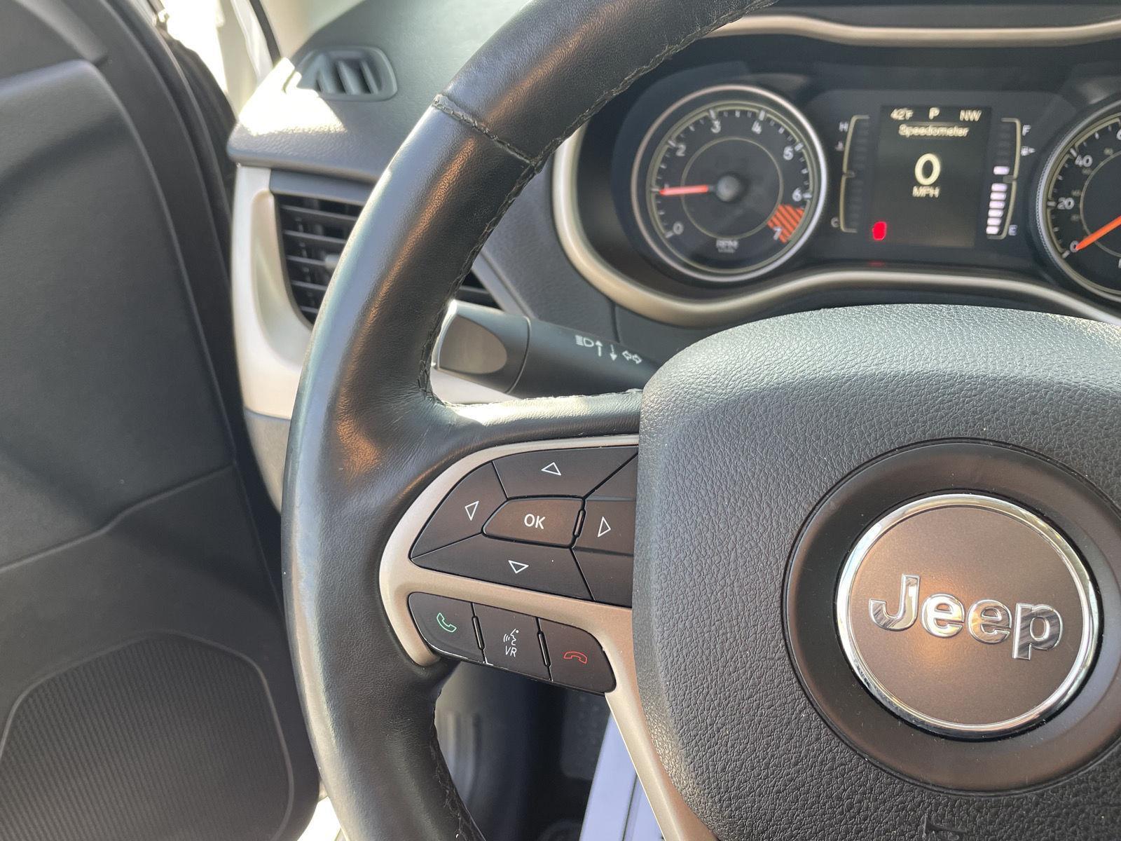 Pre-Owned 2015 Jeep Cherokee for sale in Grand Island NE