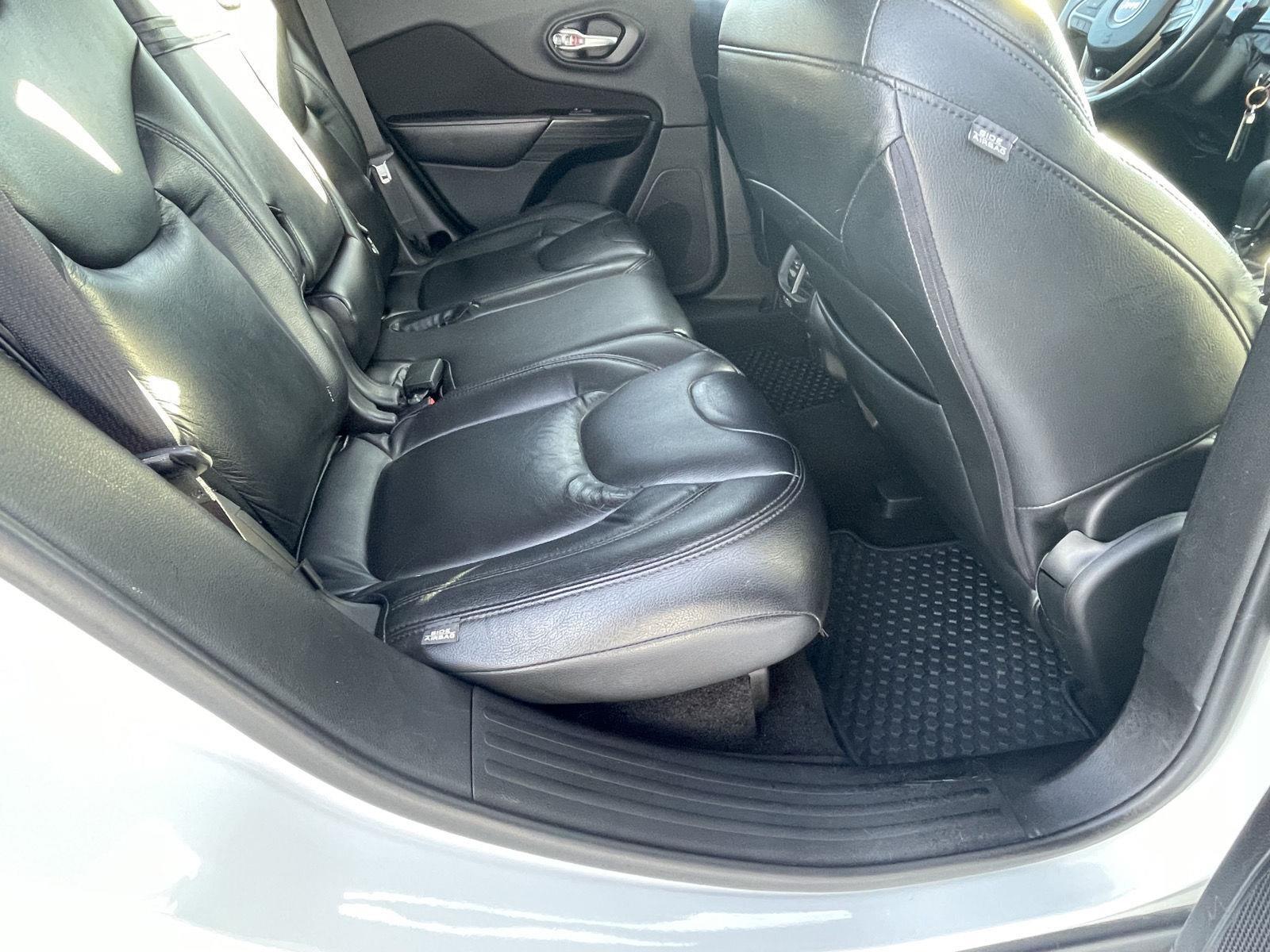 Pre-Owned 2015 Jeep Cherokee for sale in Grand Island NE