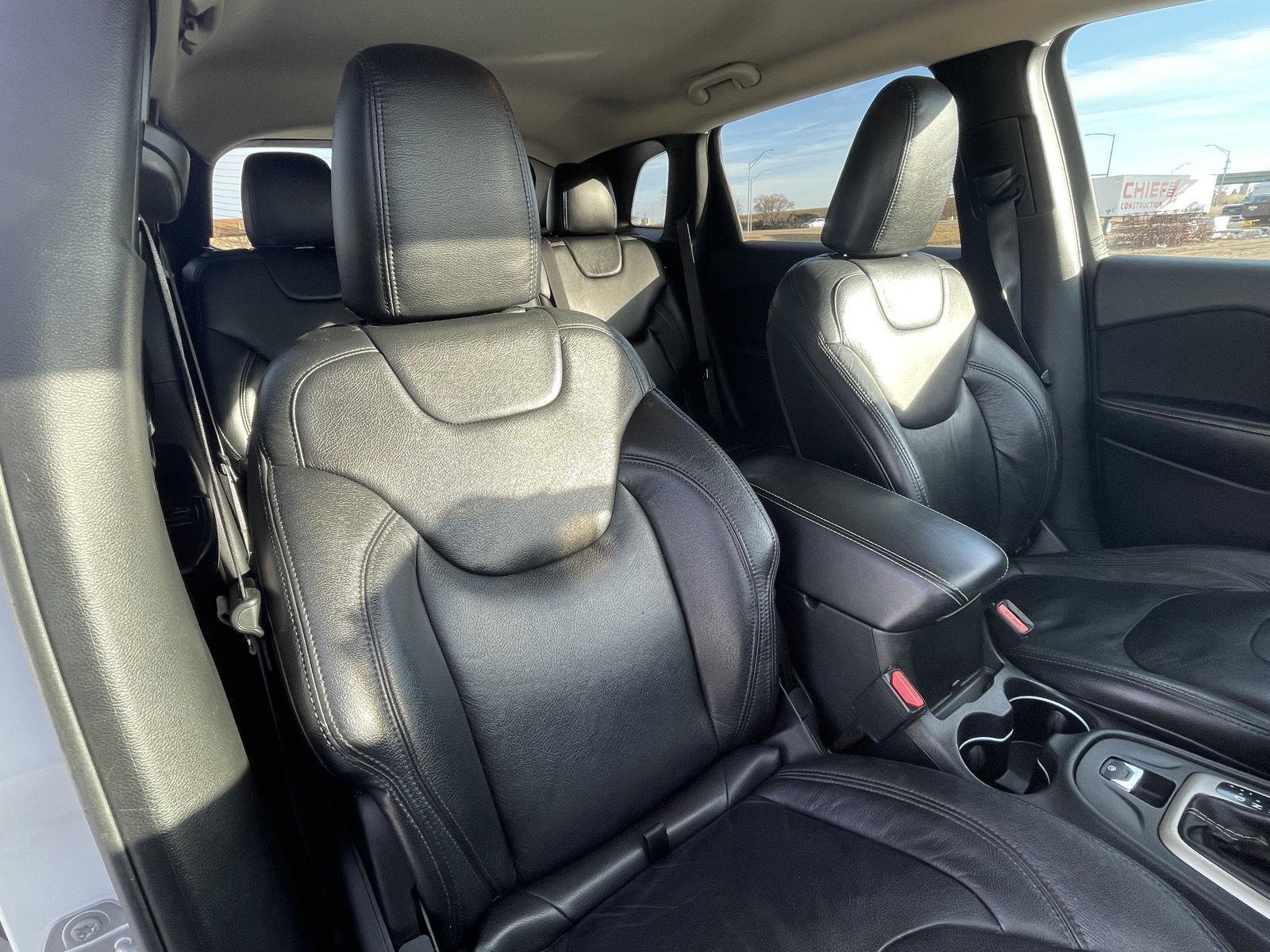 Pre-Owned 2015 Jeep Cherokee for sale in Grand Island NE