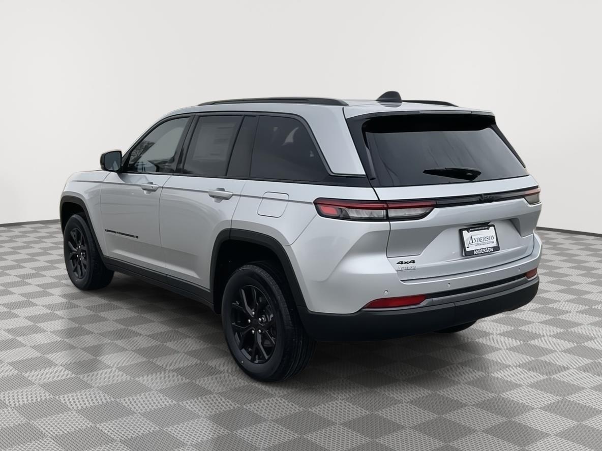 2026 Jeep Grand Cherokee Laredo - Photo 3
