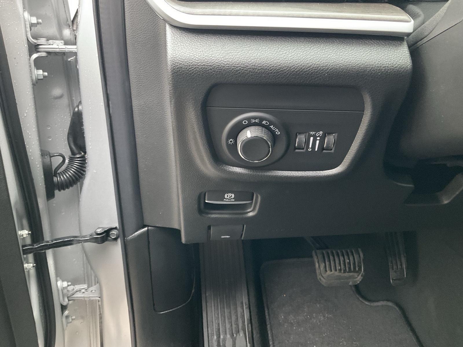 2026 Jeep Grand Cherokee Laredo - Photo 12