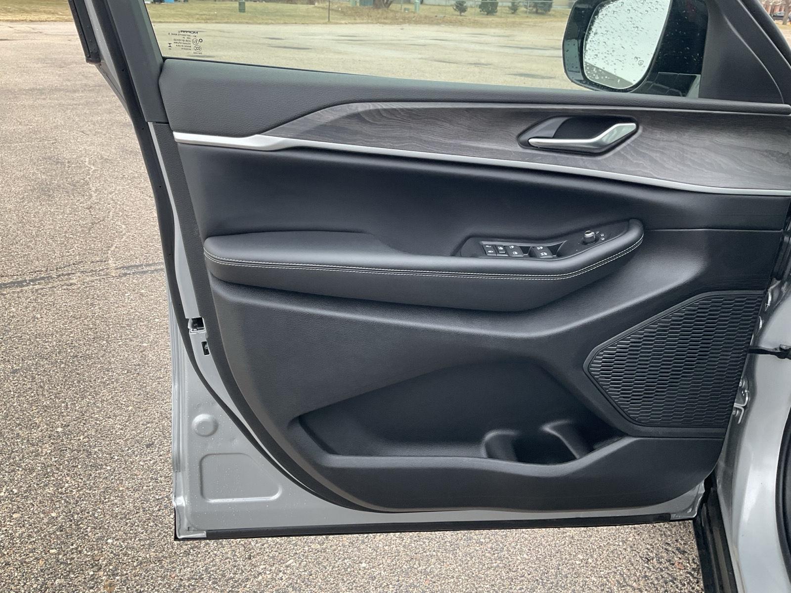 New 2026 Jeep Grand Cherokee for sale in Grand Island NE