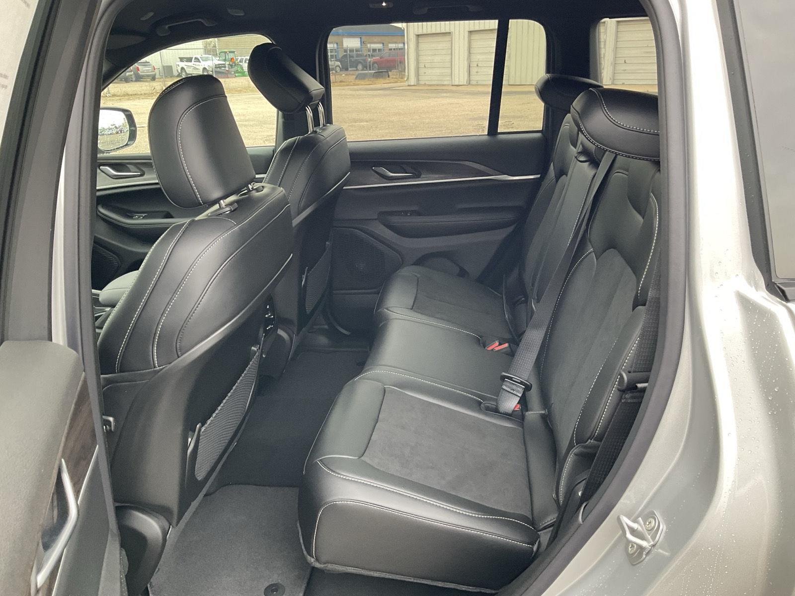 New 2026 Jeep Grand Cherokee for sale in Grand Island NE