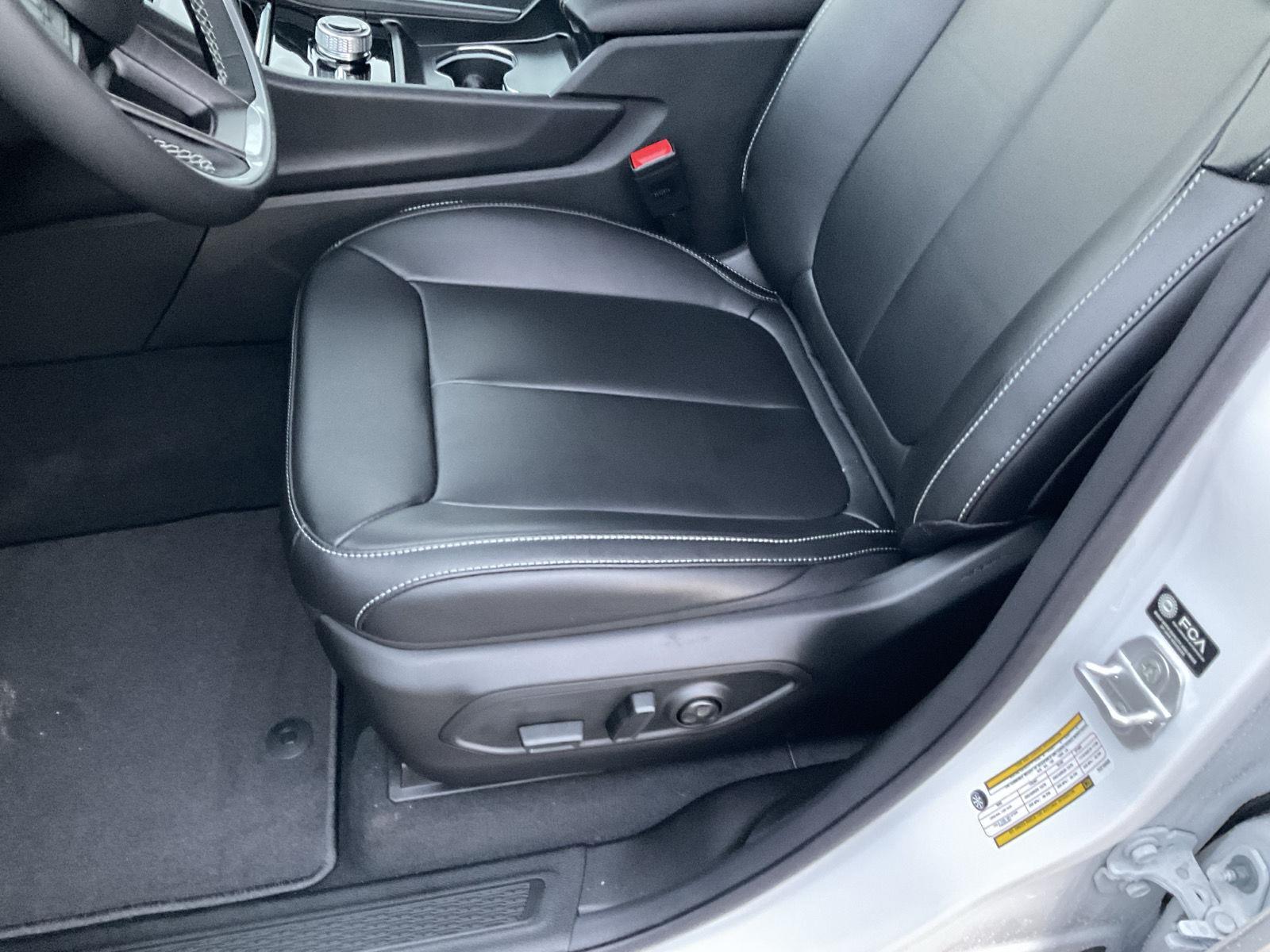 New 2026 Jeep Grand Cherokee for sale in Grand Island NE