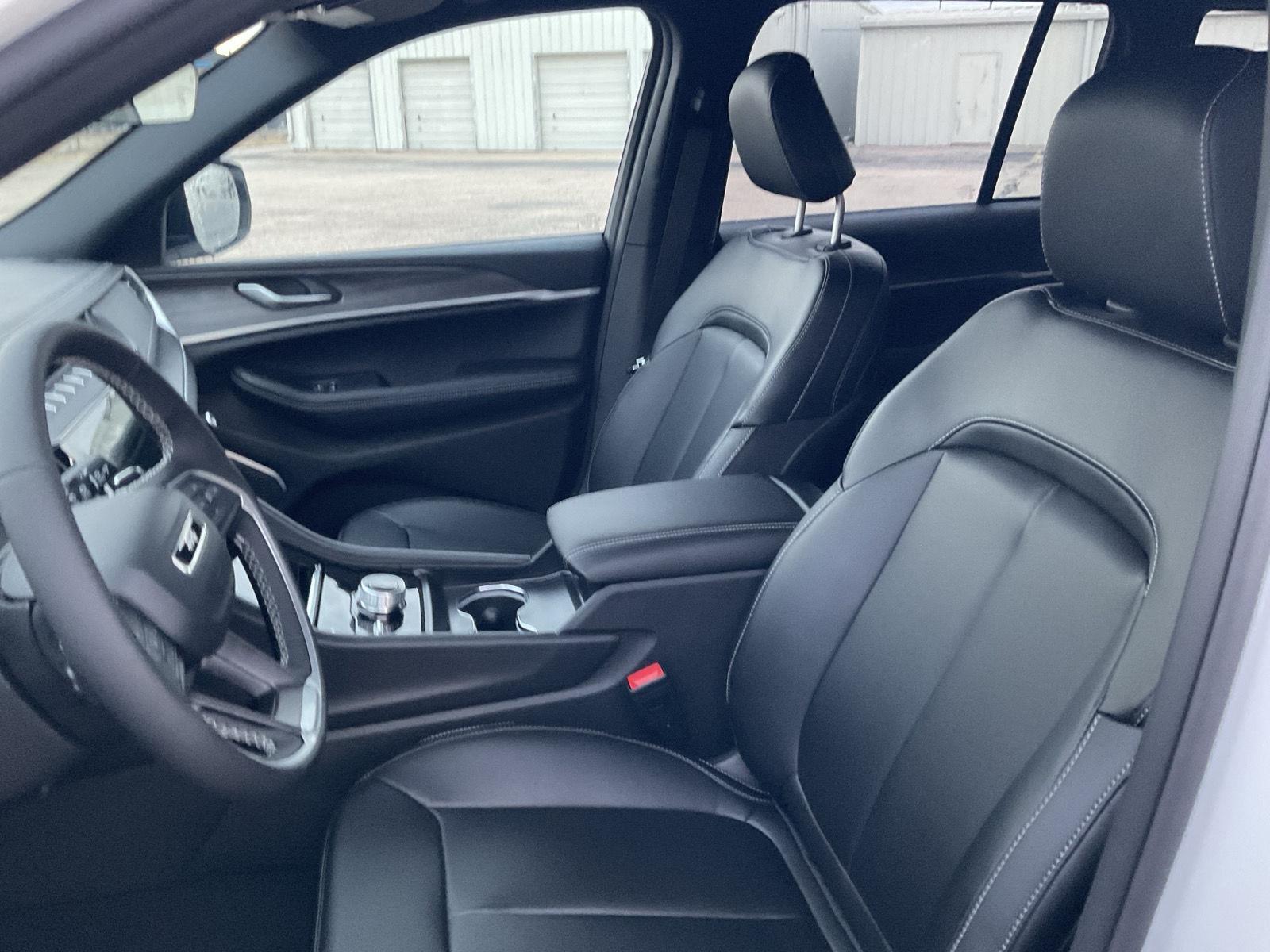 New 2026 Jeep Grand Cherokee for sale in Grand Island NE