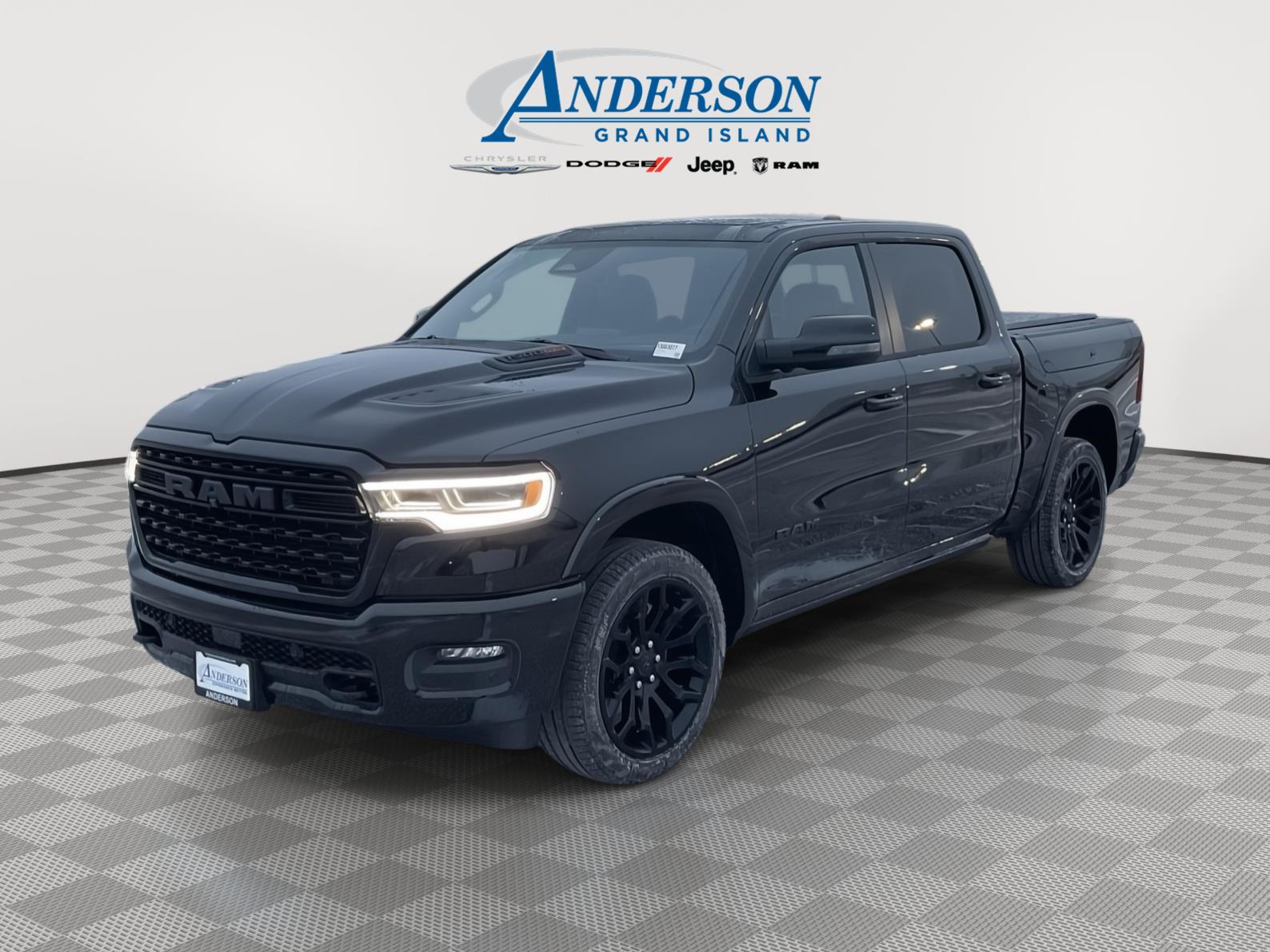 Diamond Black Crystal Pearlcoat 2026 RAM 1500 Pickup Truck Four-Wheel Drive 8-Speed Automatic