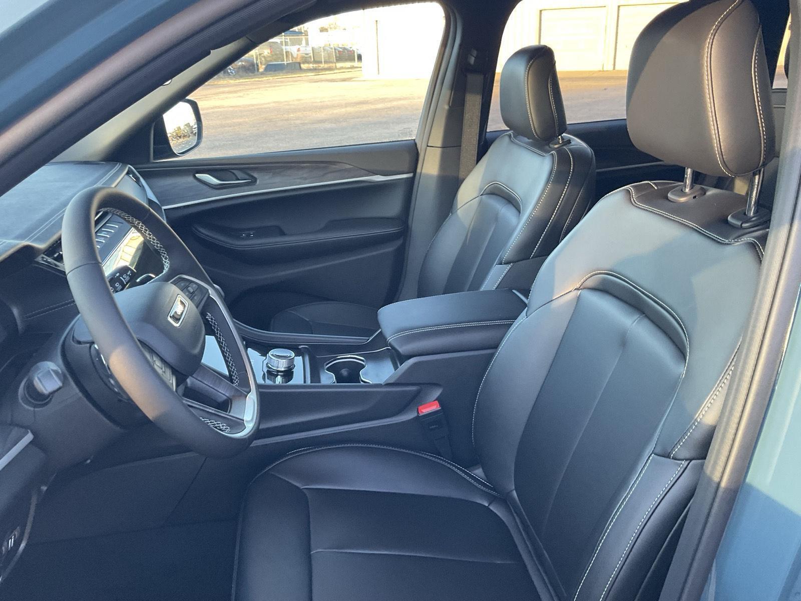 New 2026 Jeep Grand Cherokee for sale in Grand Island NE