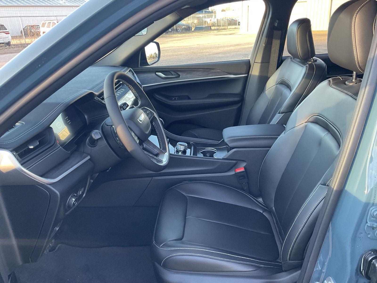 New 2026 Jeep Grand Cherokee for sale in Grand Island NE