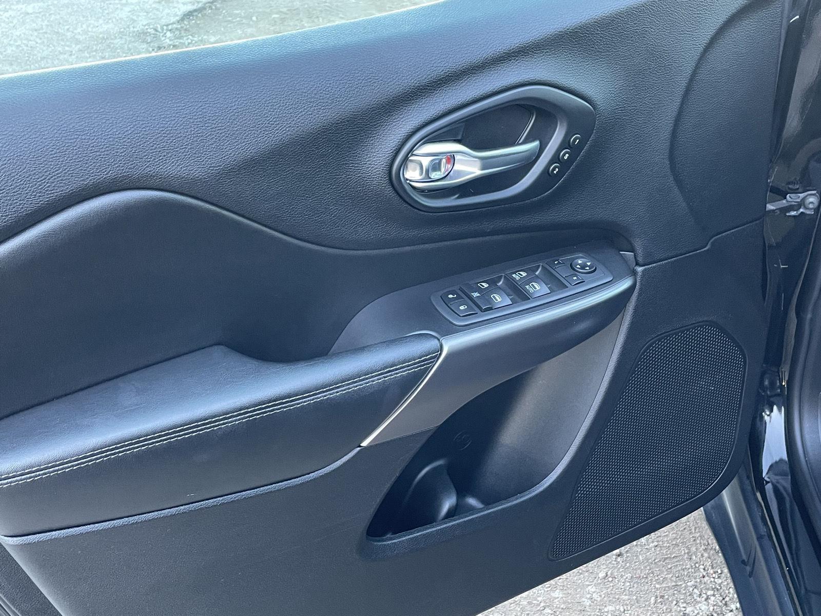 Used 2020 Jeep Cherokee for sale in Grand Island NE