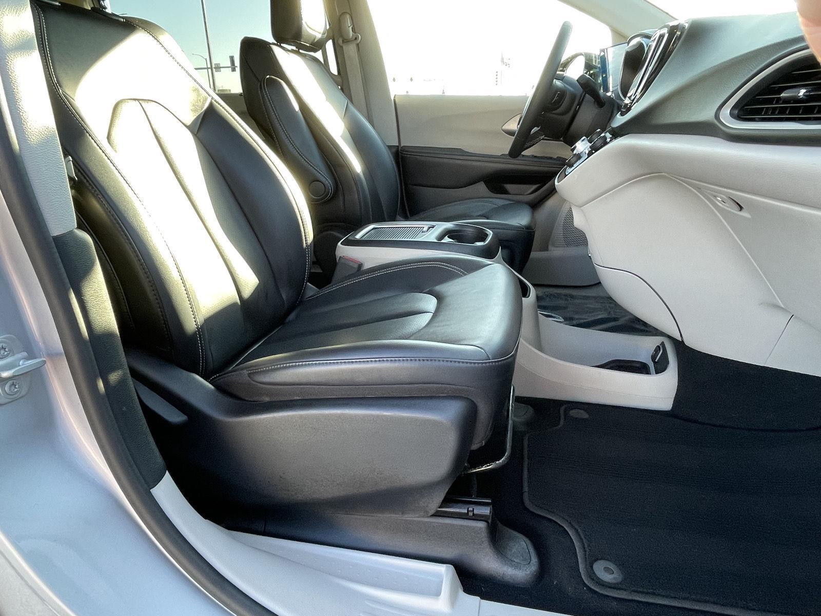 Pre-Owned 2024 Chrysler Pacifica for sale in Grand Island NE