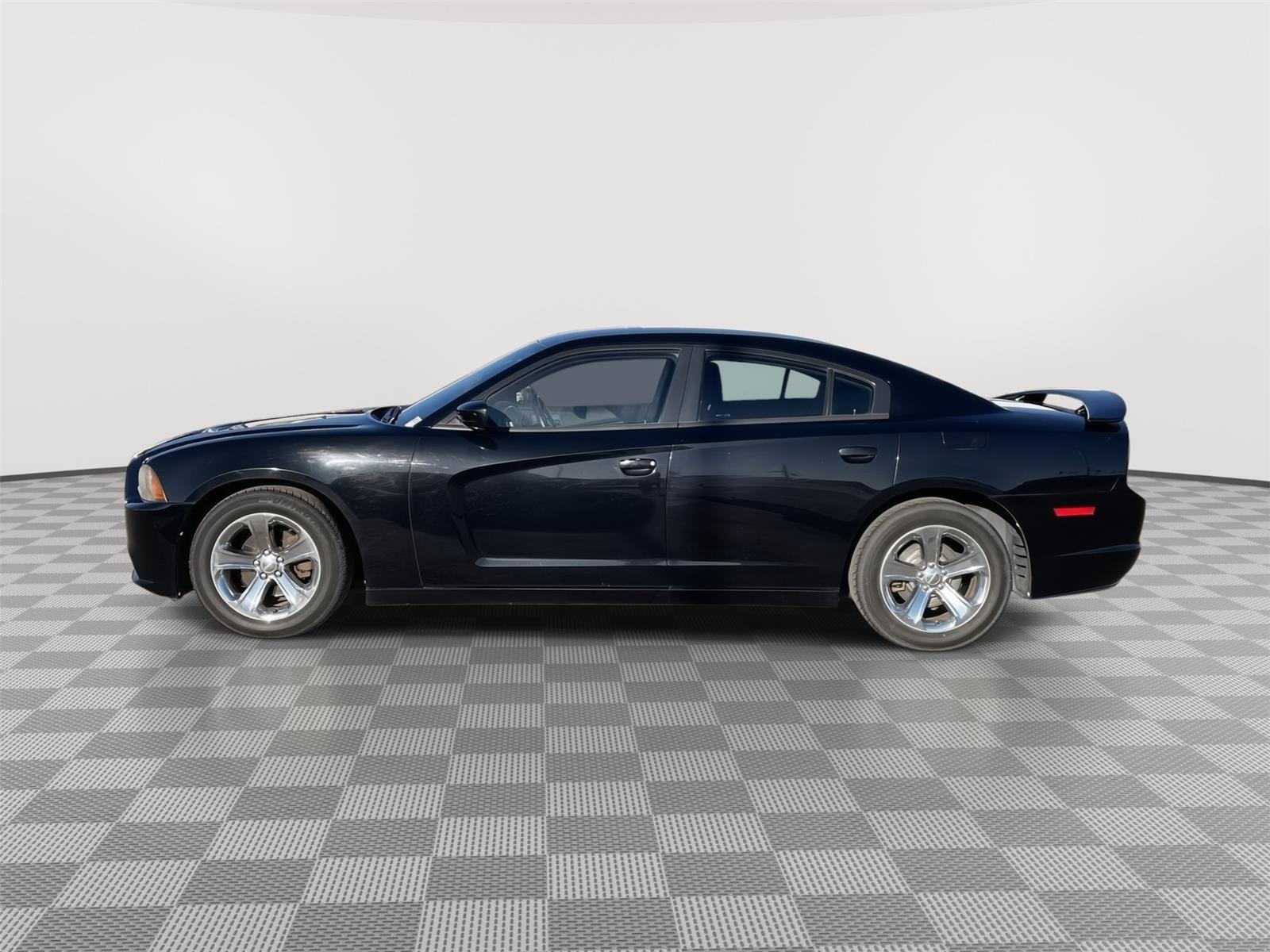 Used 2013 Dodge Charger SXT with VIN 2C3CDXHG8DH502966 for sale in Kansas City