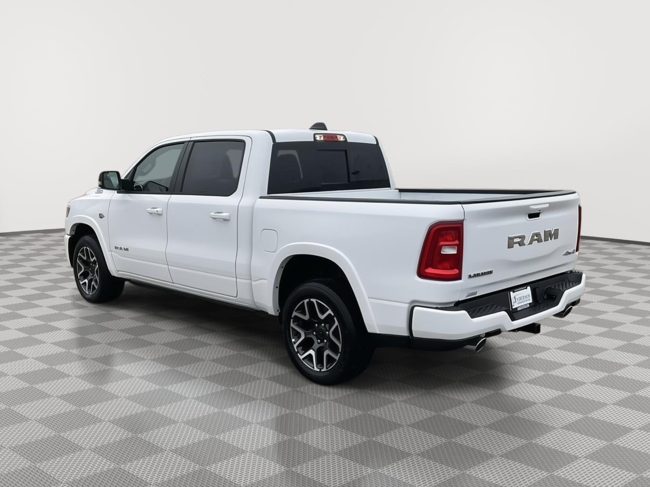 View vehicle photo 3