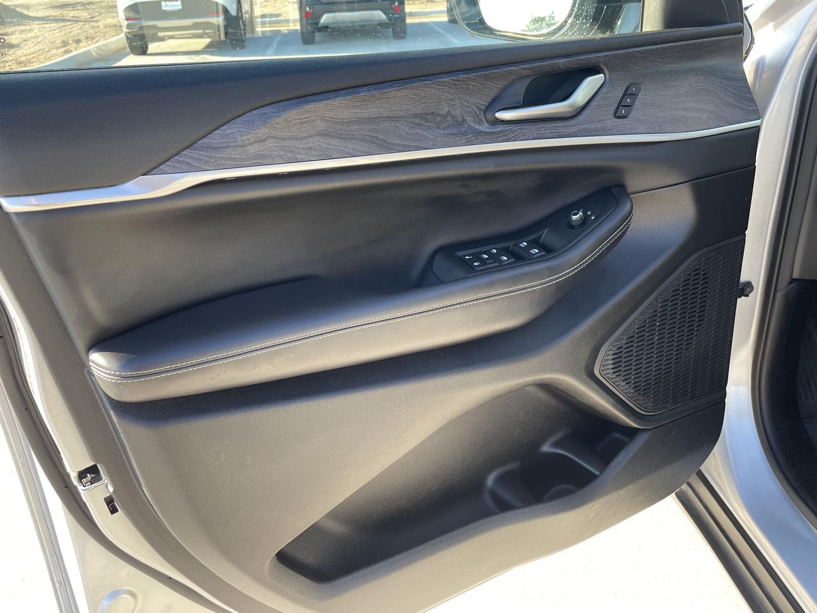 Used 2024 Jeep Grand Cherokee L for sale in Grand Island NE