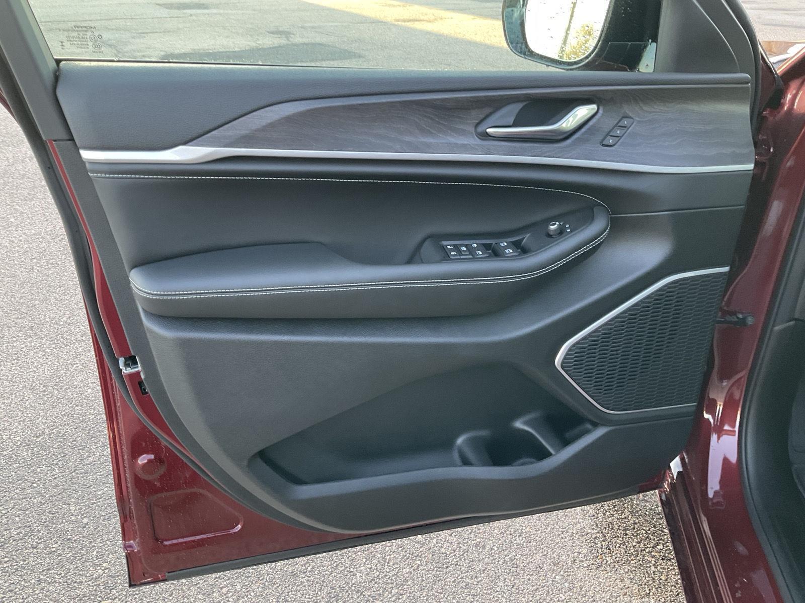 New 2026 Jeep Grand Cherokee L for sale in Grand Island NE