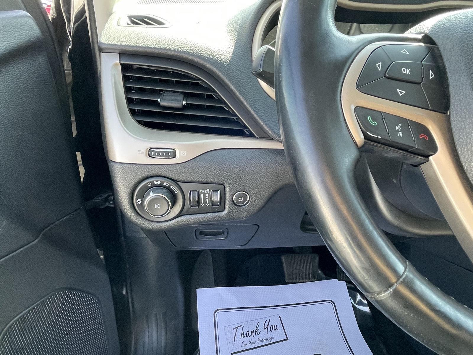 Pre-Owned 2015 Jeep Cherokee for sale in Grand Island NE