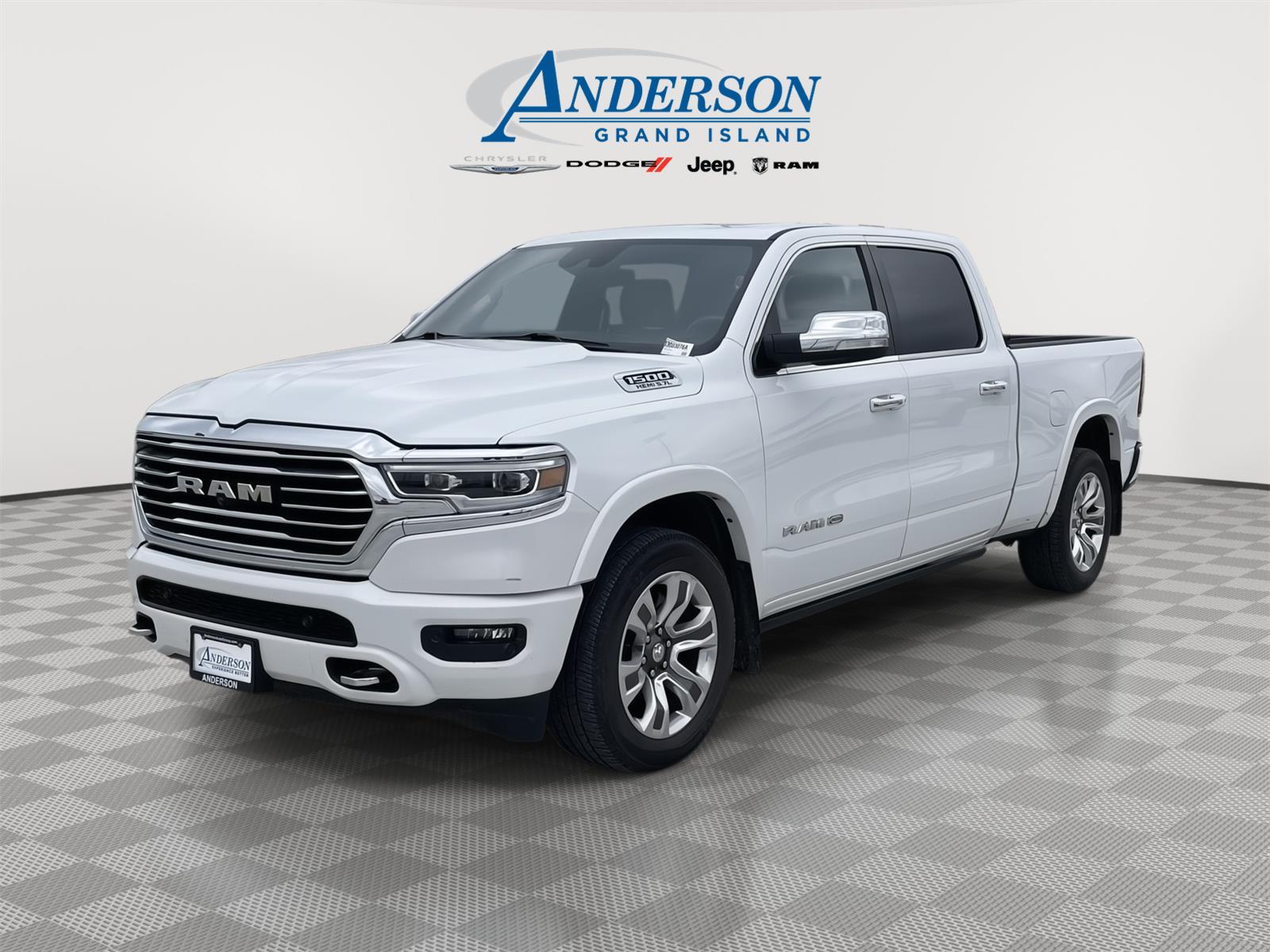 Ivory White Tri-Coat Pearlcoat 2019 RAM 1500 Laramie Longhorn Crew Cab 4WD Pickup Truck Four-Wheel Drive 8-Speed Automatic
