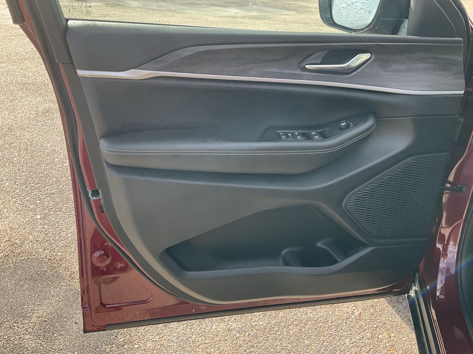 New 2026 Jeep Grand Cherokee L for sale in Grand Island NE