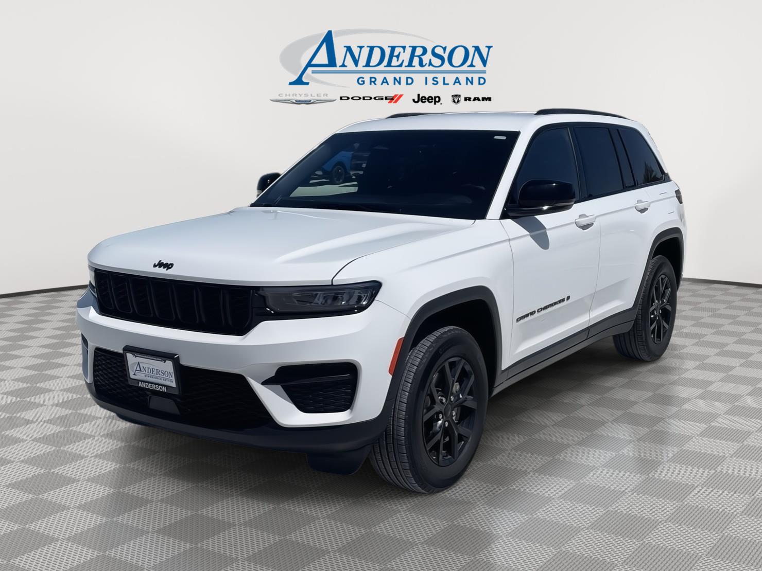Bright White Clearcoat 2025 Jeep Grand Cherokee SUV / Crossover Four-Wheel Drive 8-Speed Automatic