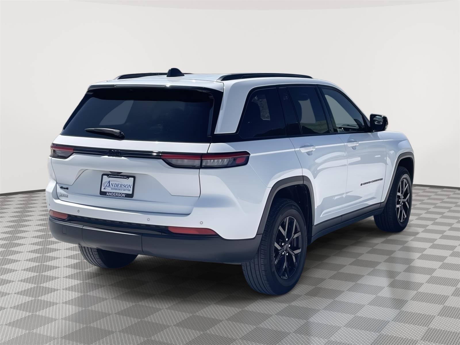 Used 2025 Jeep Grand Cherokee for sale in Grand Island NE