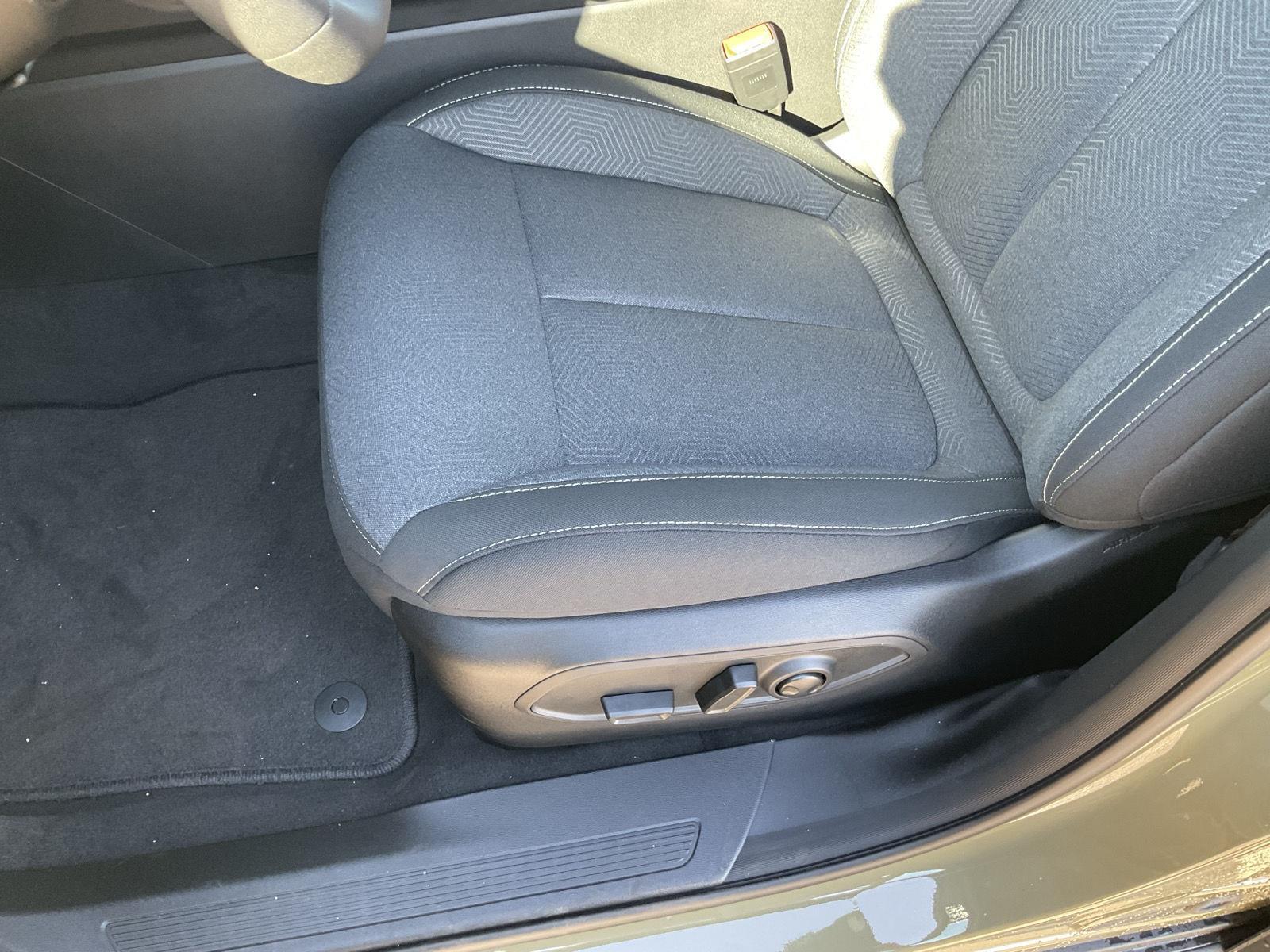 New 2026 Jeep Cherokee for sale in Grand Island NE