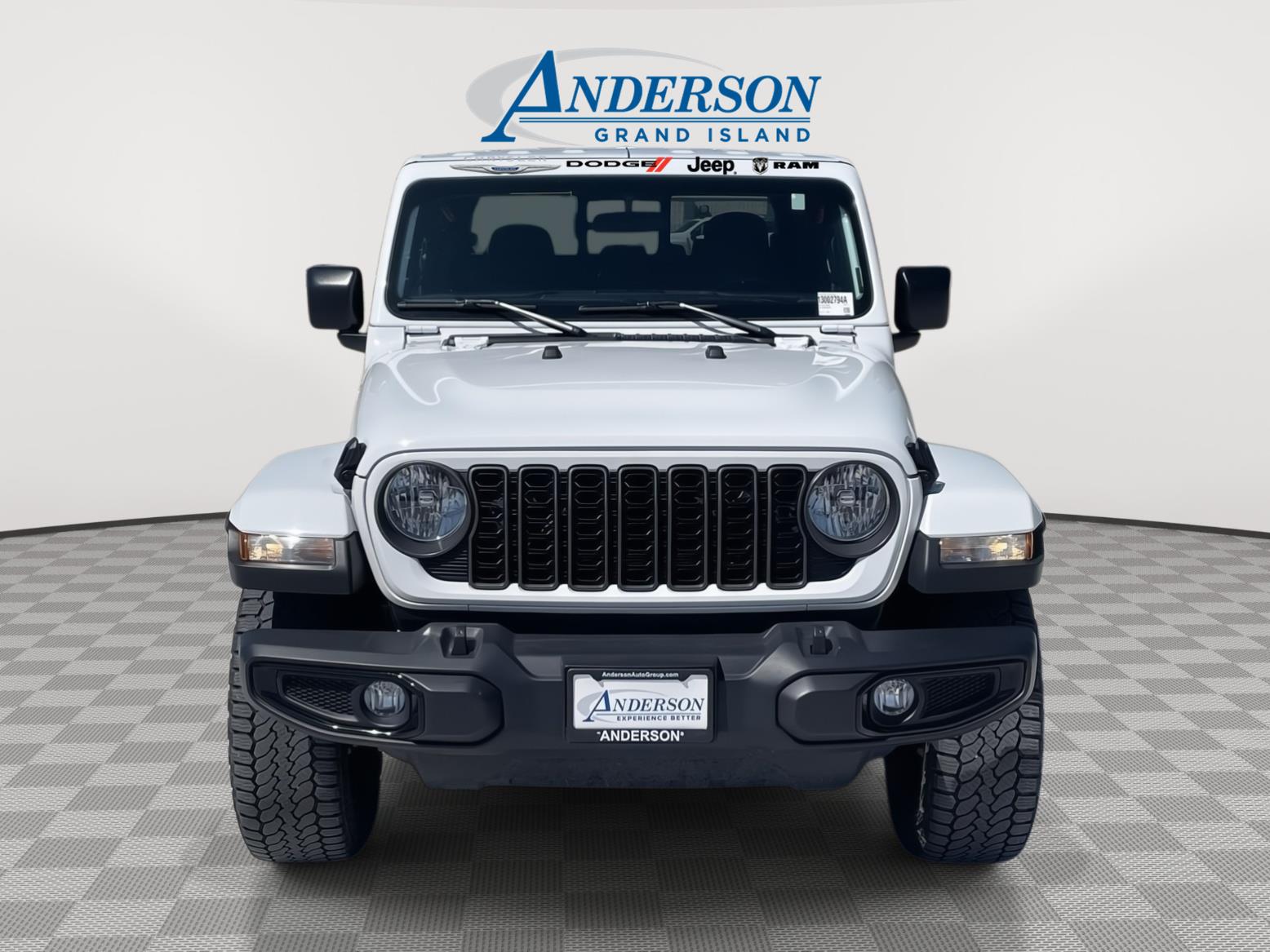 Bright White Clearcoat 2025 Jeep Gladiator NightHawk Crew Cab 4WD Pickup Truck Four-Wheel Drive 8-Speed Automatic