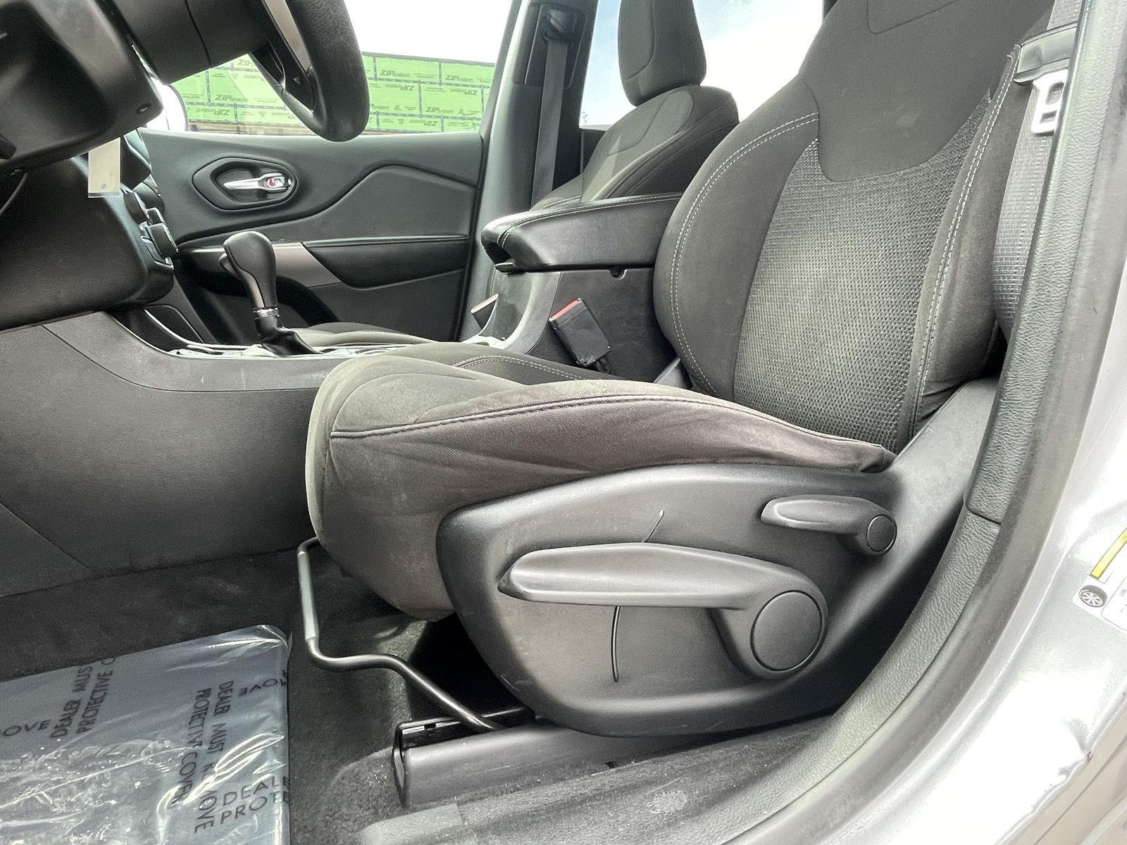 Used 2019 Jeep Cherokee for sale in Grand Island NE