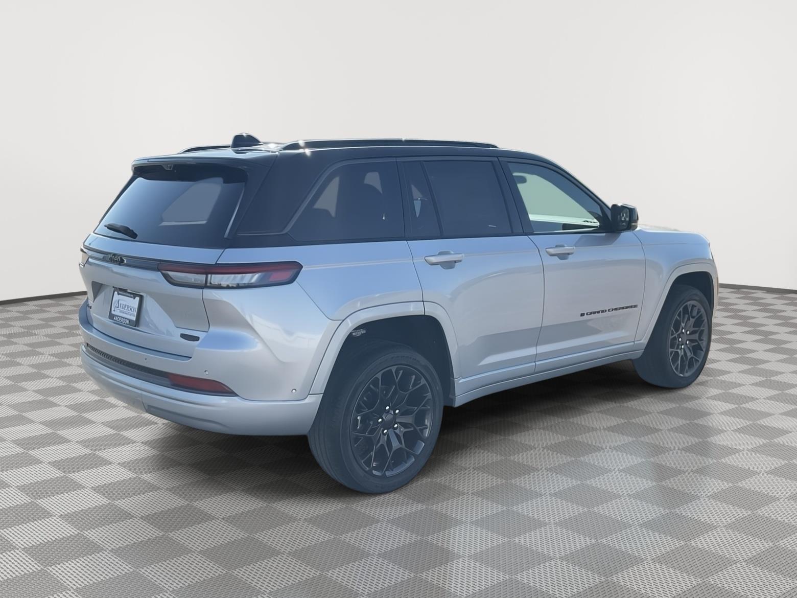 New 2026 Jeep Grand Cherokee for sale in Grand Island NE