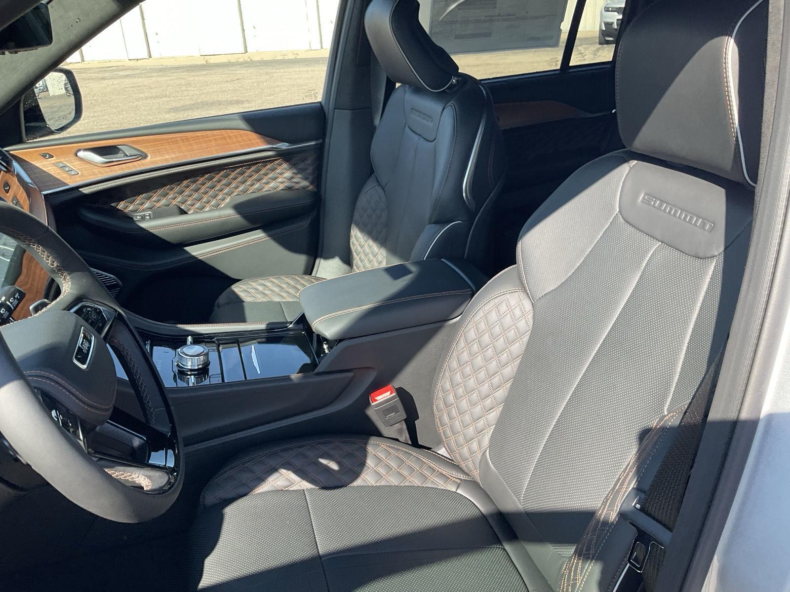 New 2026 Jeep Grand Cherokee for sale in Grand Island NE