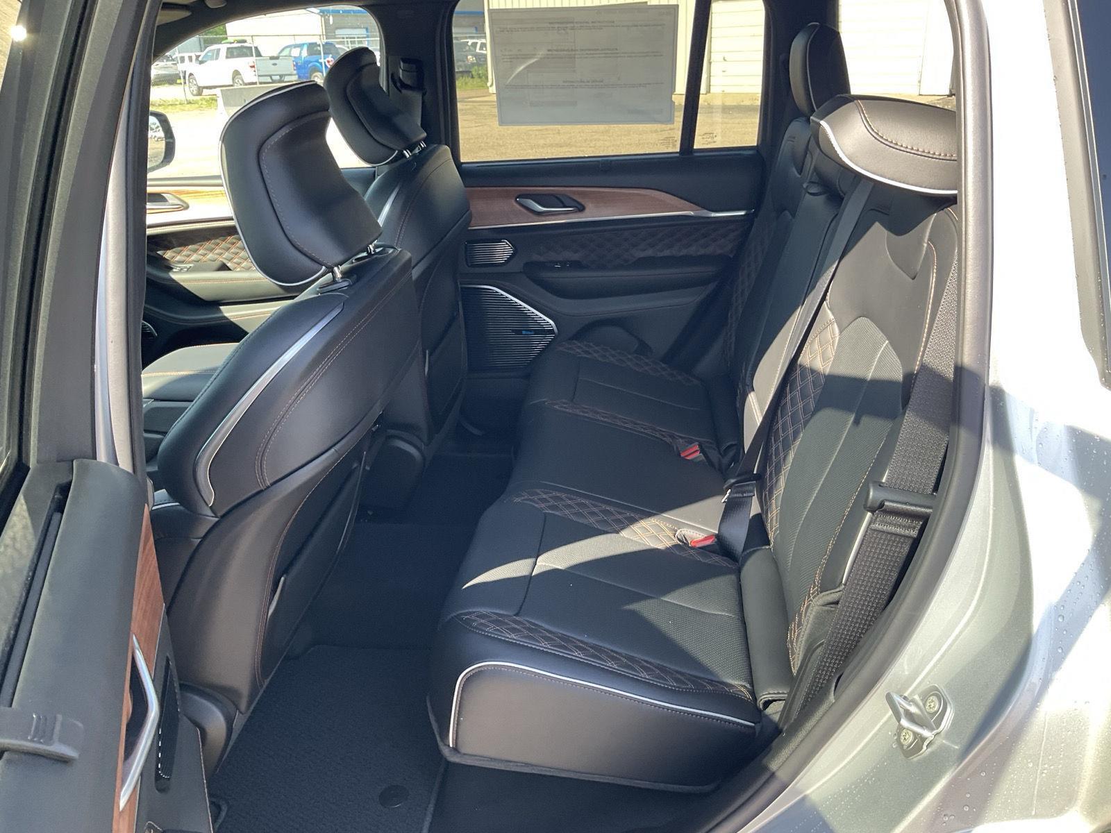 New 2026 Jeep Grand Cherokee for sale in Grand Island NE