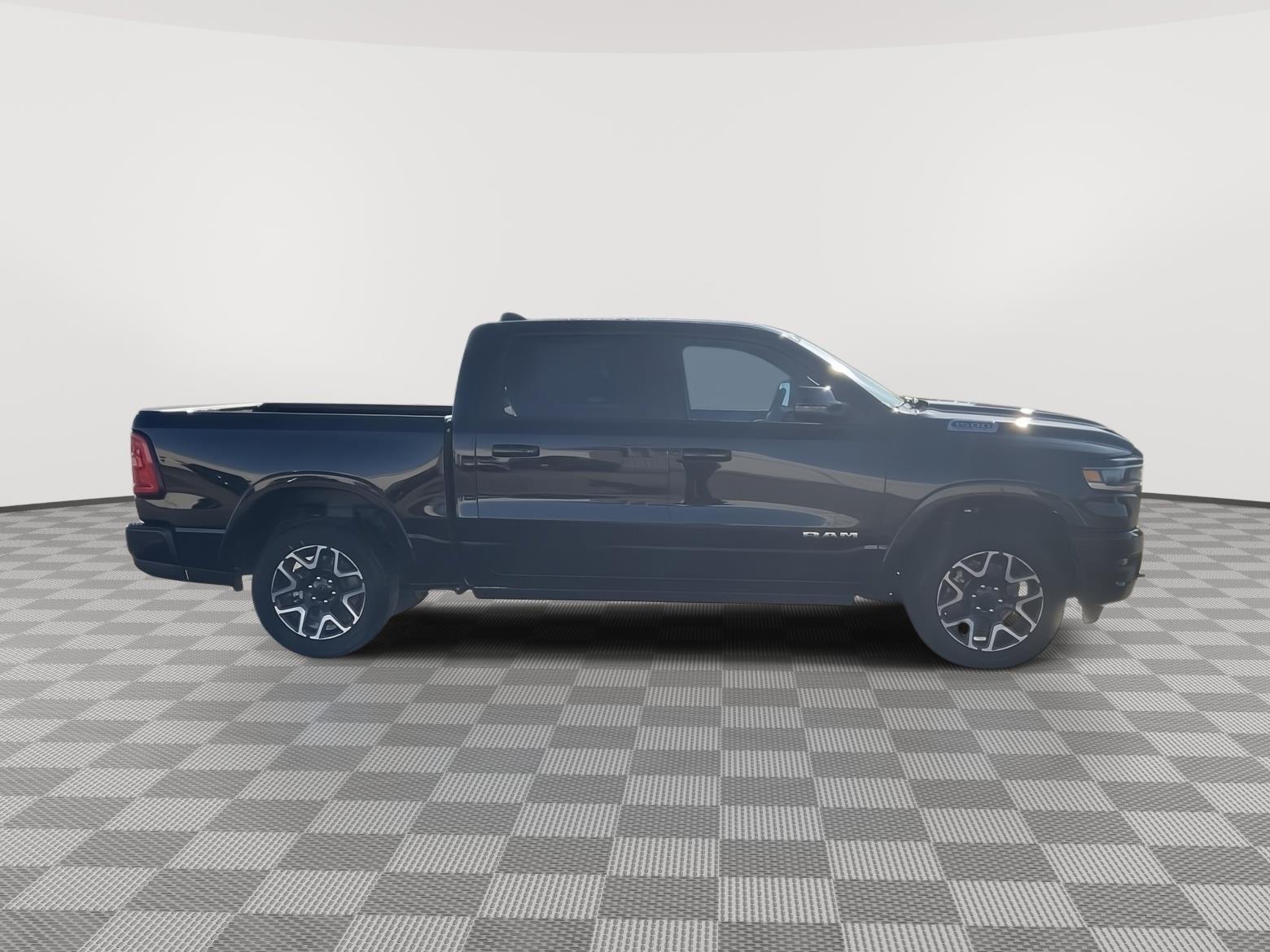 Vehicle photo 6