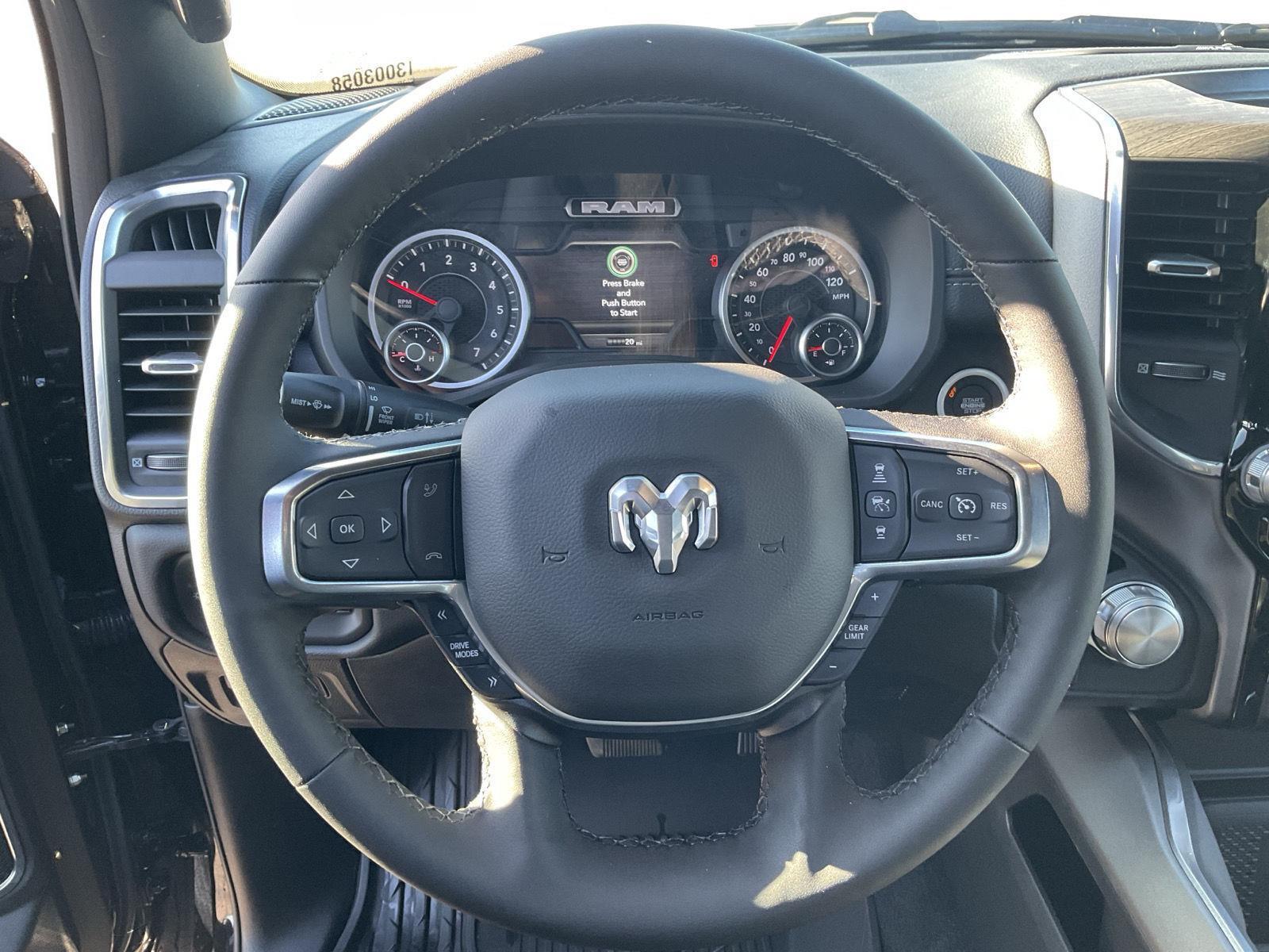 Vehicle photo 9