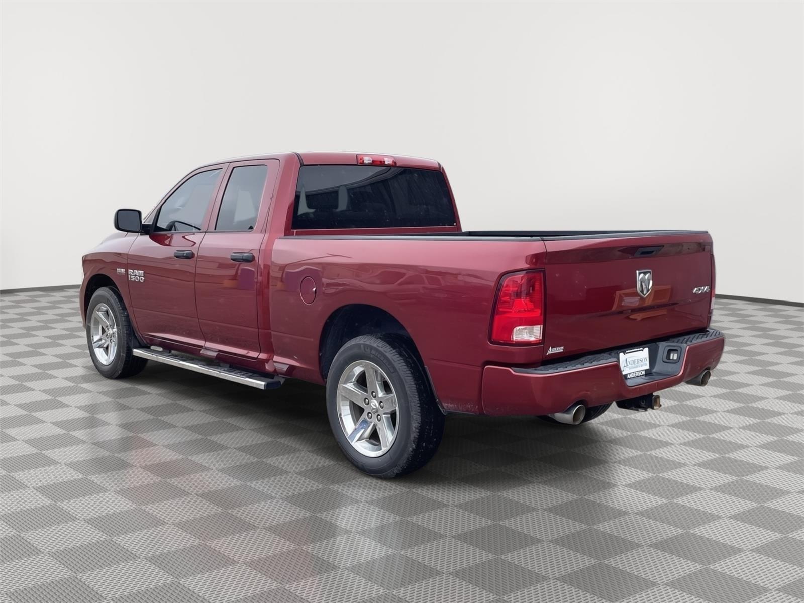 Vehicle photo 4