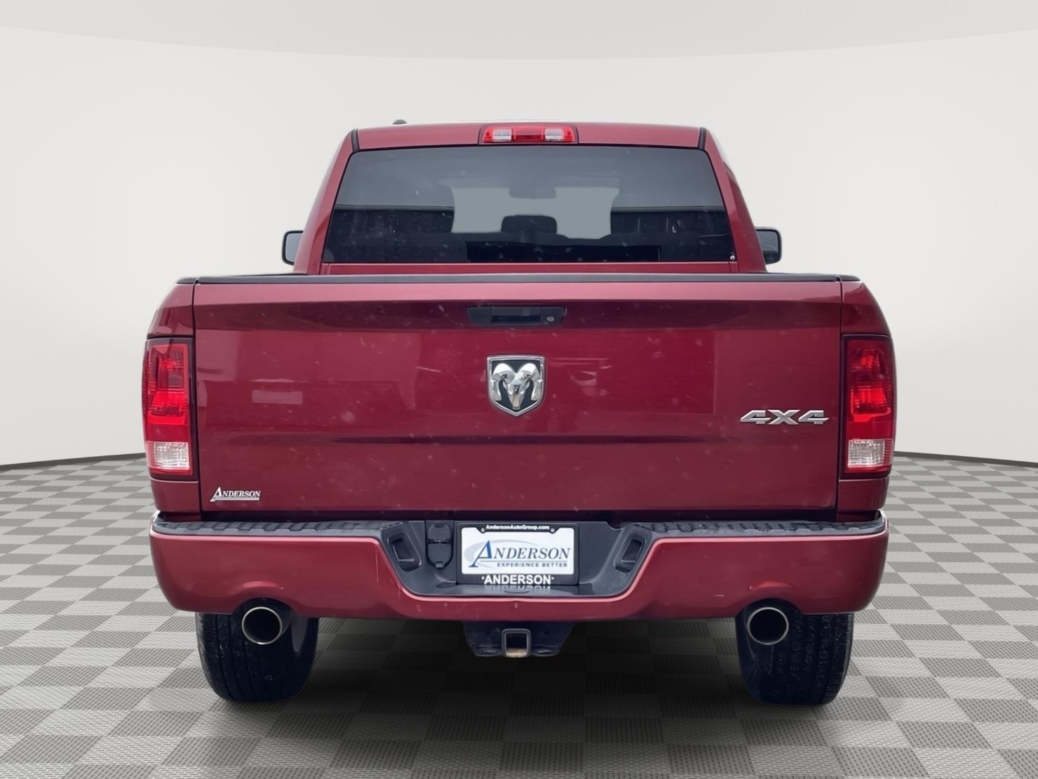 Vehicle photo 5