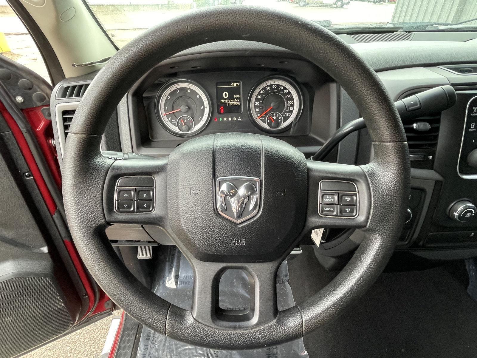 Vehicle photo 14