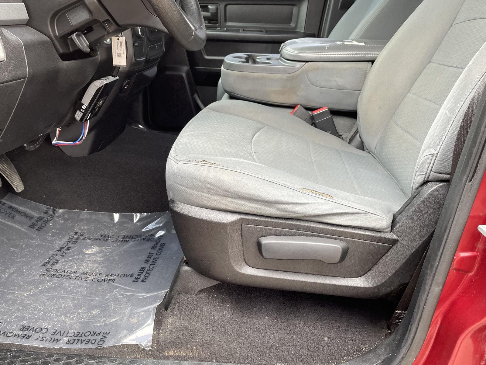 Vehicle photo 17