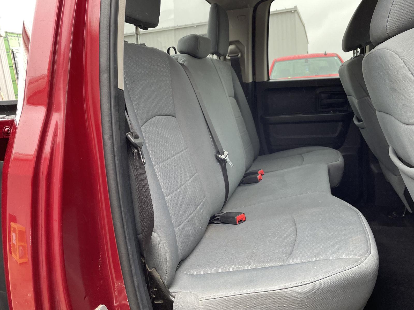Vehicle photo 19