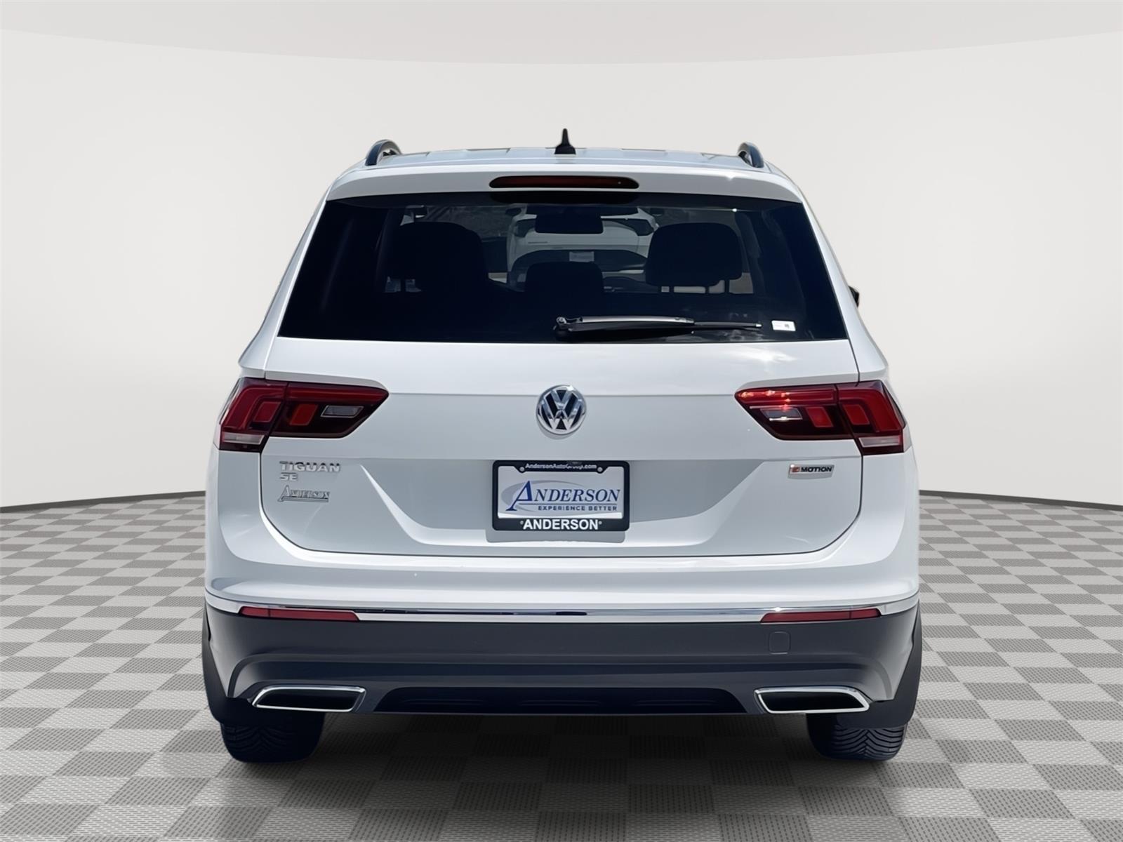 Vehicle photo 5
