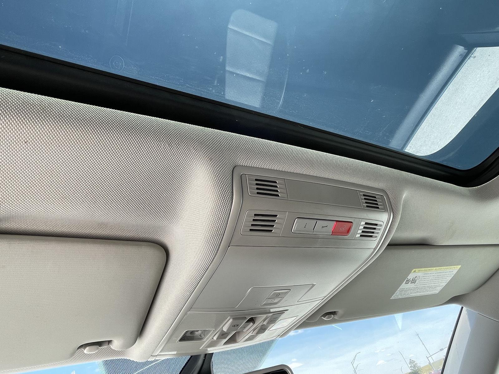 Vehicle photo 15