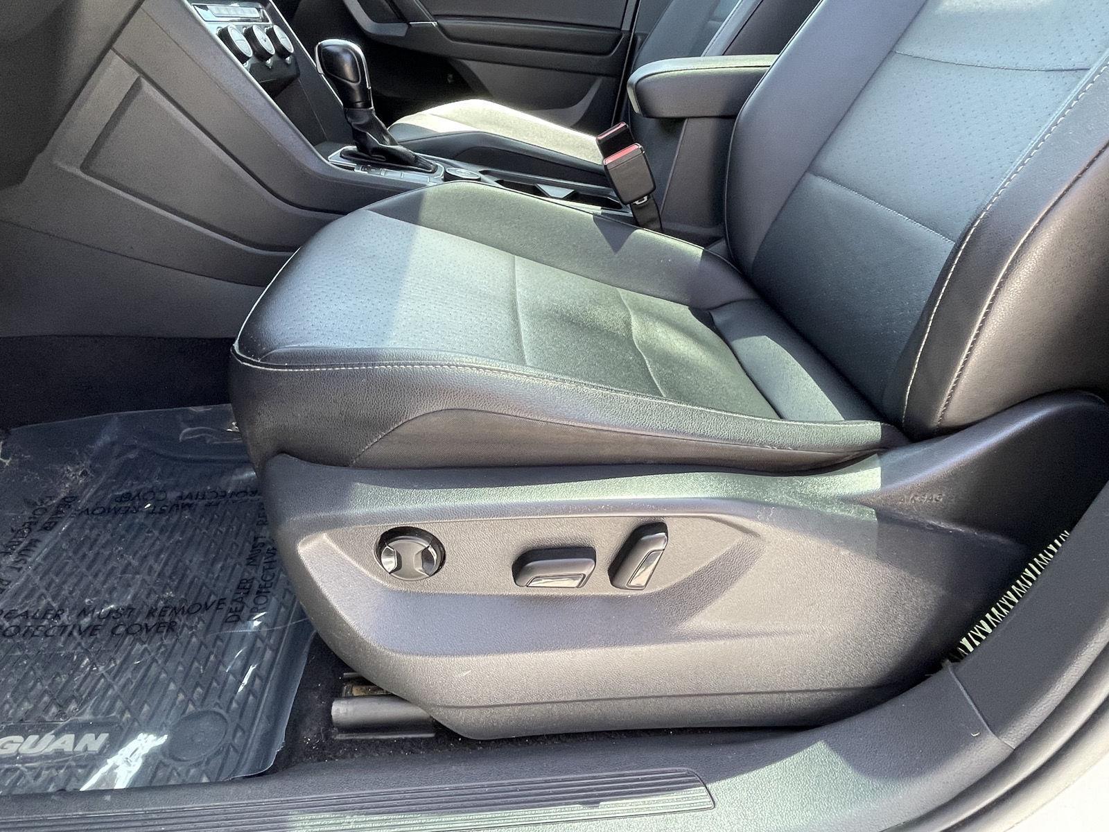 Vehicle photo 16
