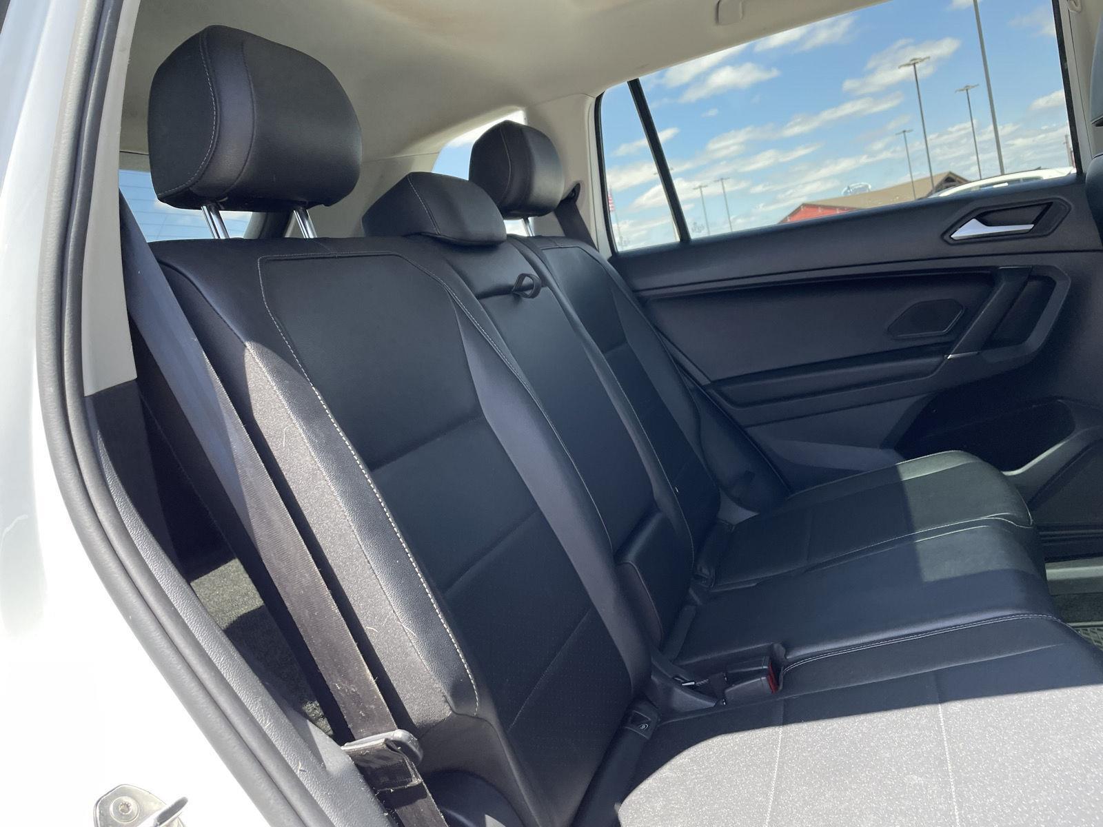 Vehicle photo 18