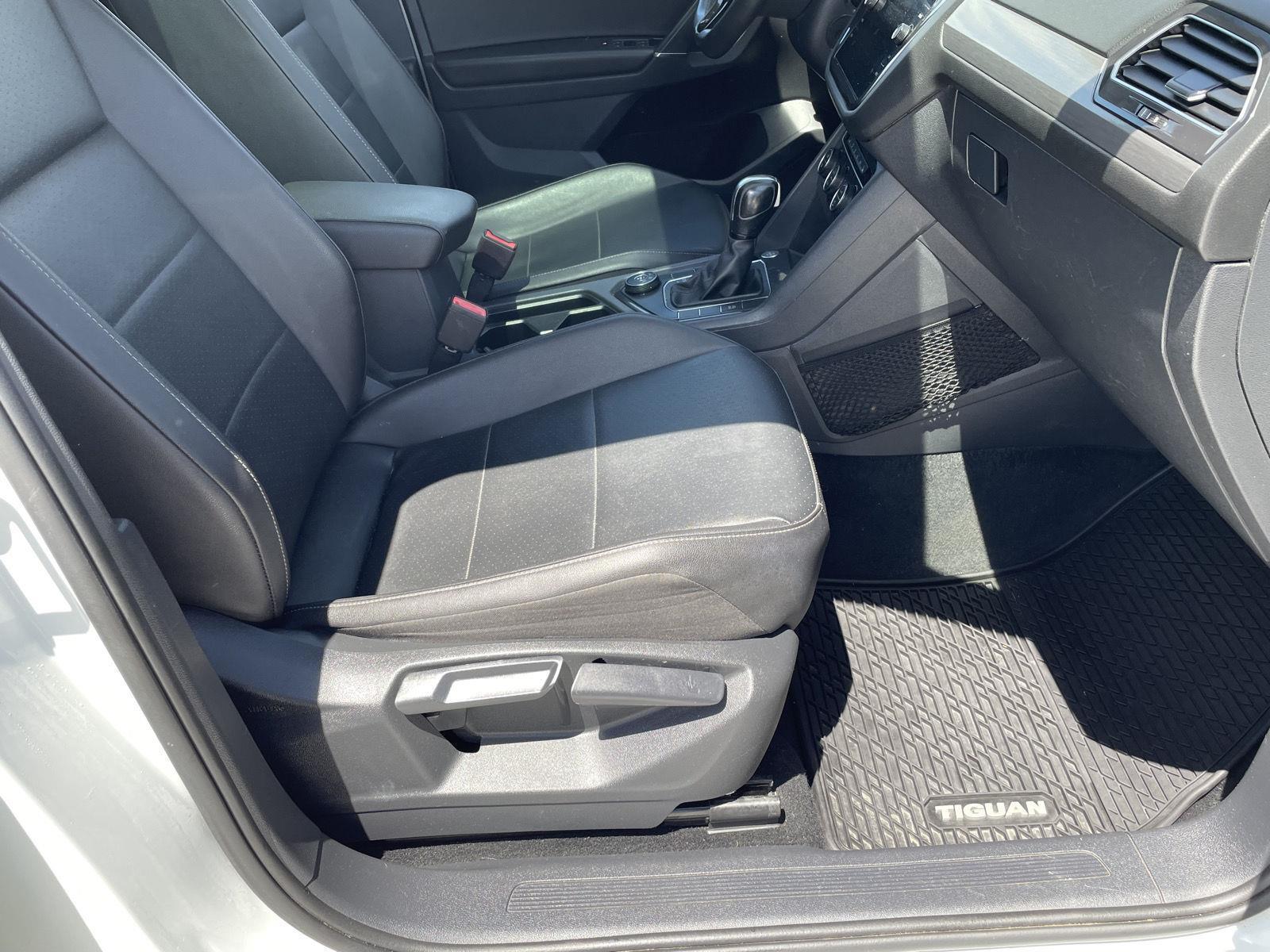 Vehicle photo 19